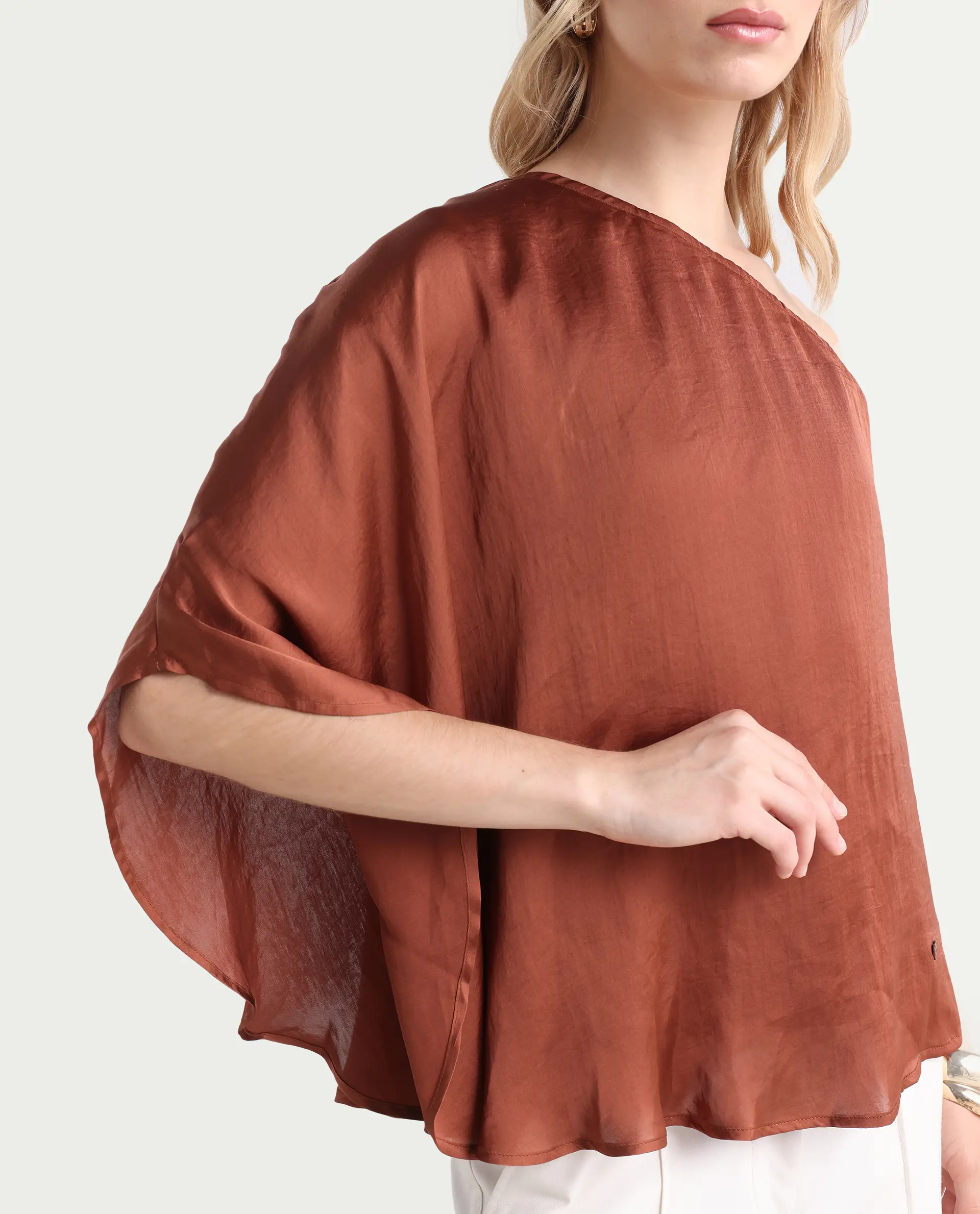 Rareism Women's Ibis Dark Brown Polyester Collarless Plain Flared Sleeve Regular Fit Top - Image 3