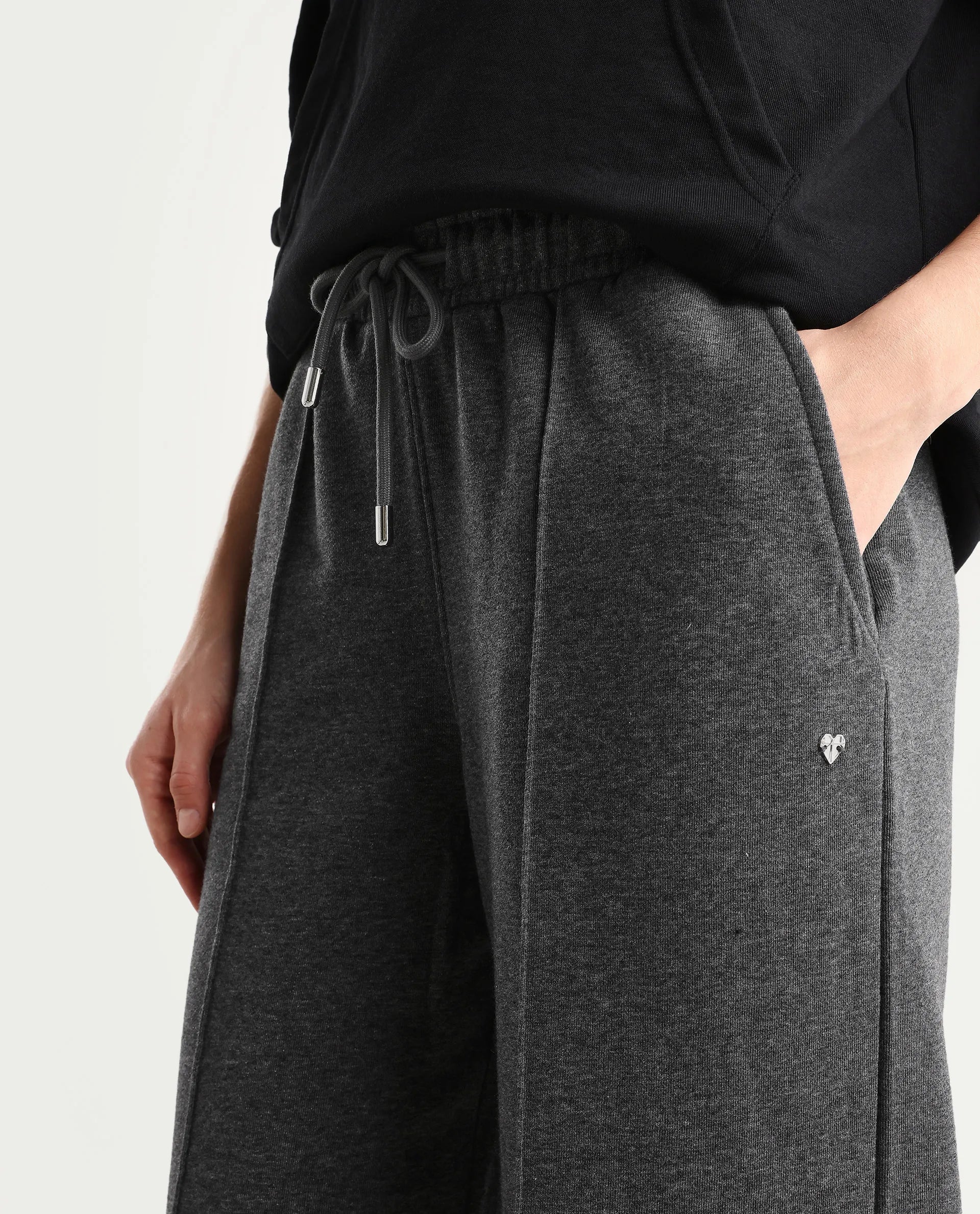 Rareism Women's Inout Dark Grey Cotton Blend Plain Ankle Length Wide Track Pant - Image 4