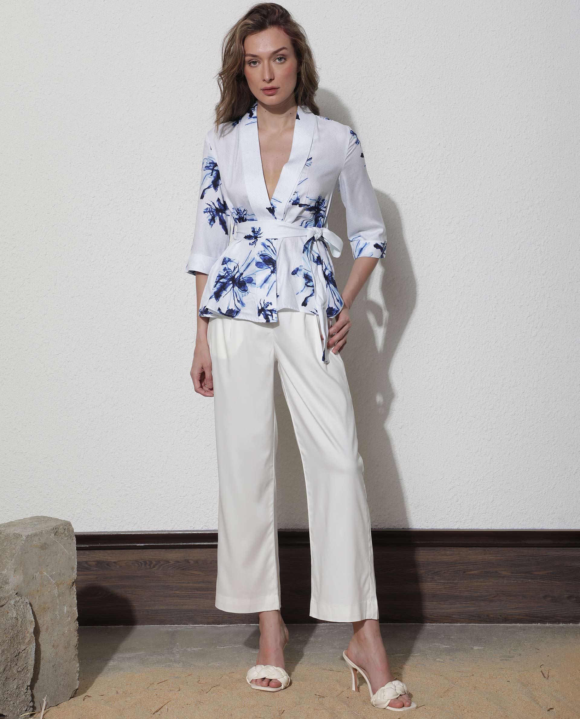 Rareism Women's Irene White Viscose Collarless Abstract Print Regular Fit Shrug - Image 11