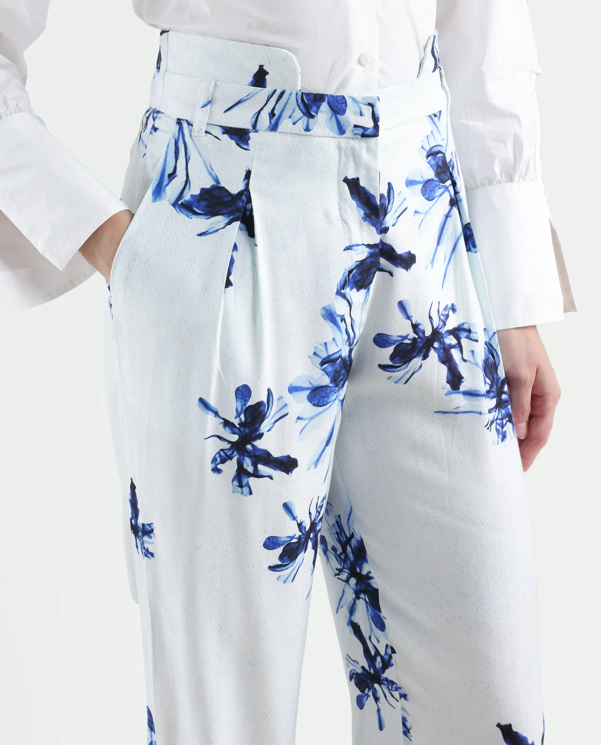 Rareism Women's Irish White Polyester Blend Floral Print Ankle Length Regular Fit Trouser - Image 4