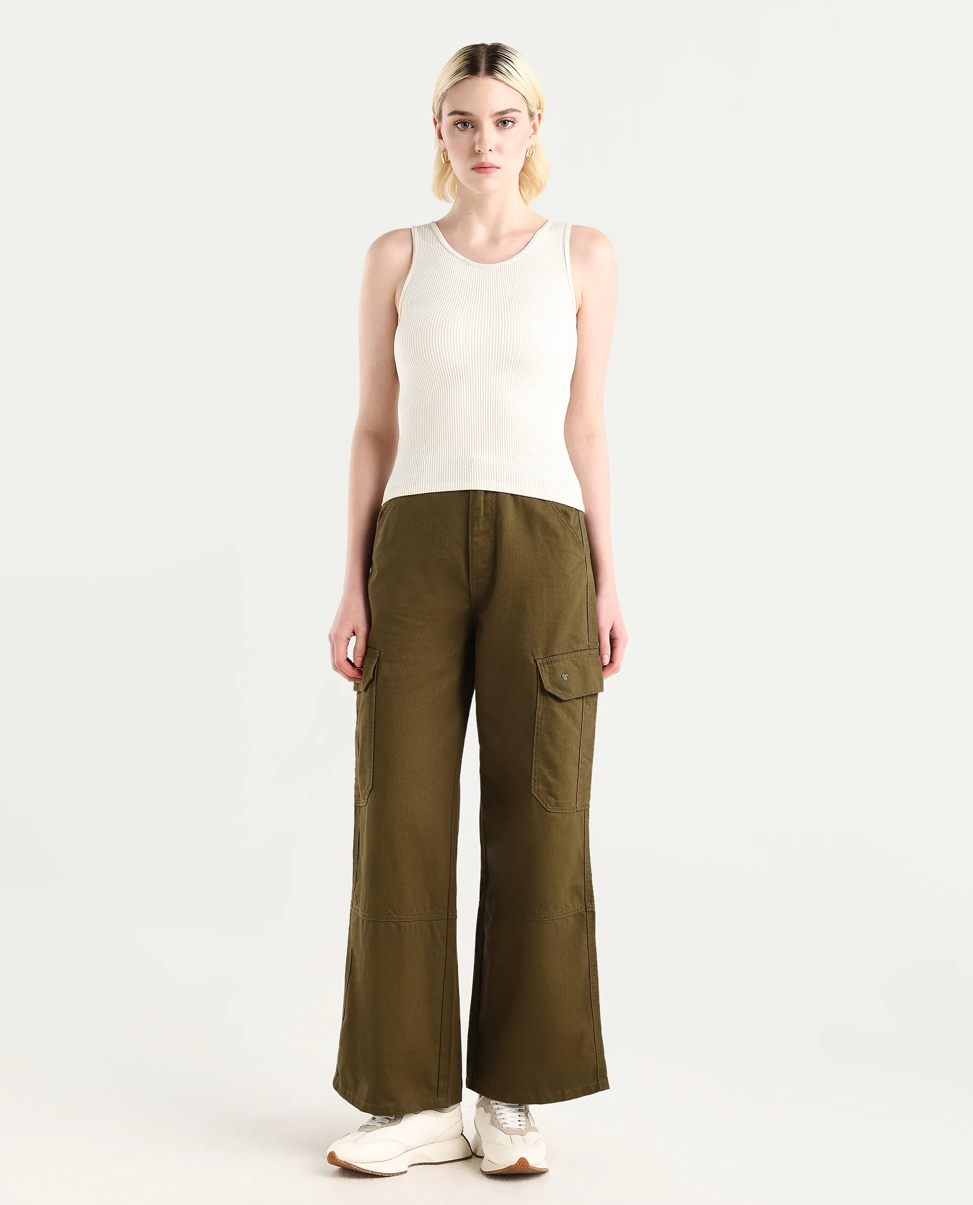 Rareism Women's Itsiz Olive Cotton Plain Ankle Length Wide Trouser - Image 2