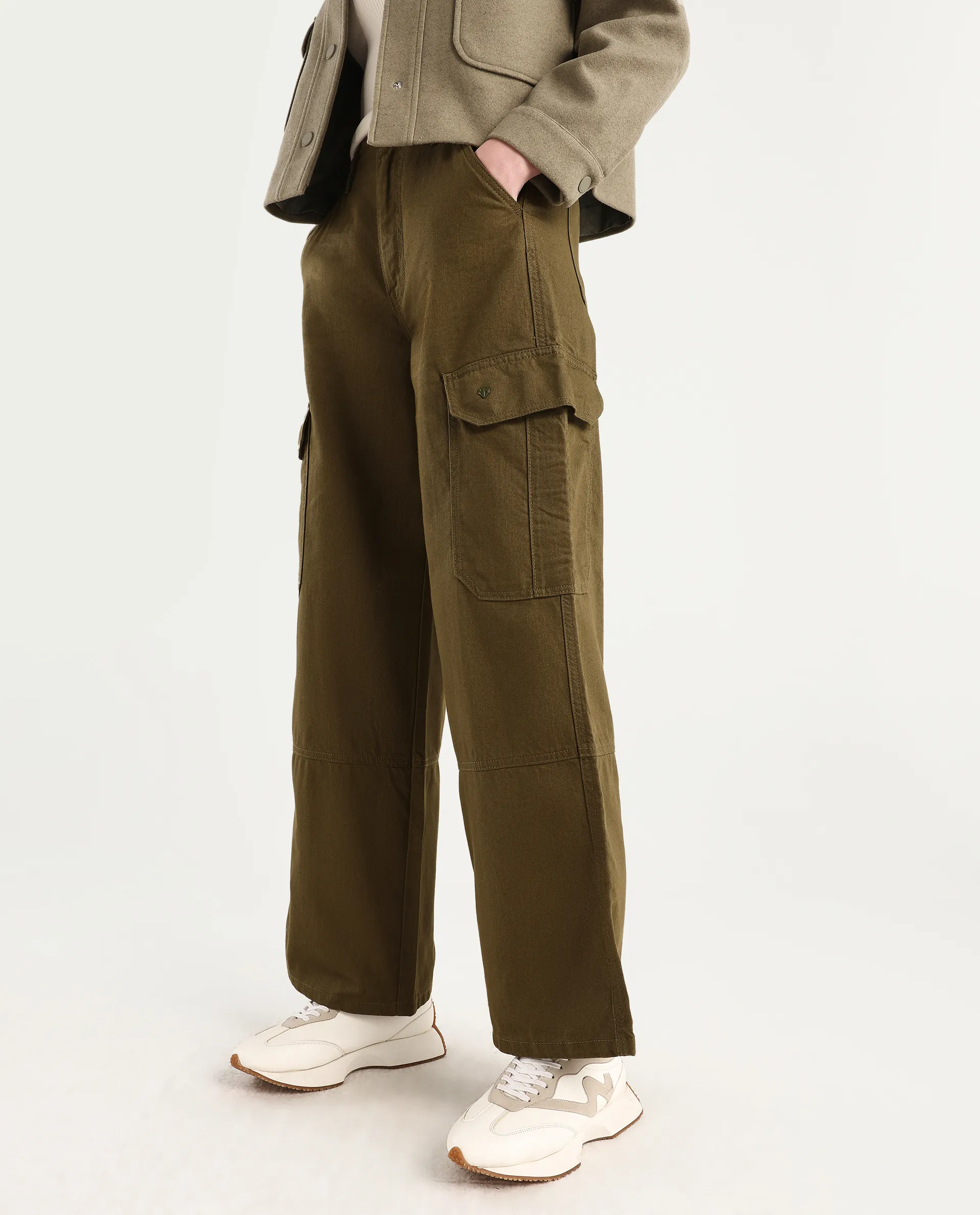 Rareism Women's Itsiz Olive Cotton Plain Ankle Length Wide Trouser - Image 3
