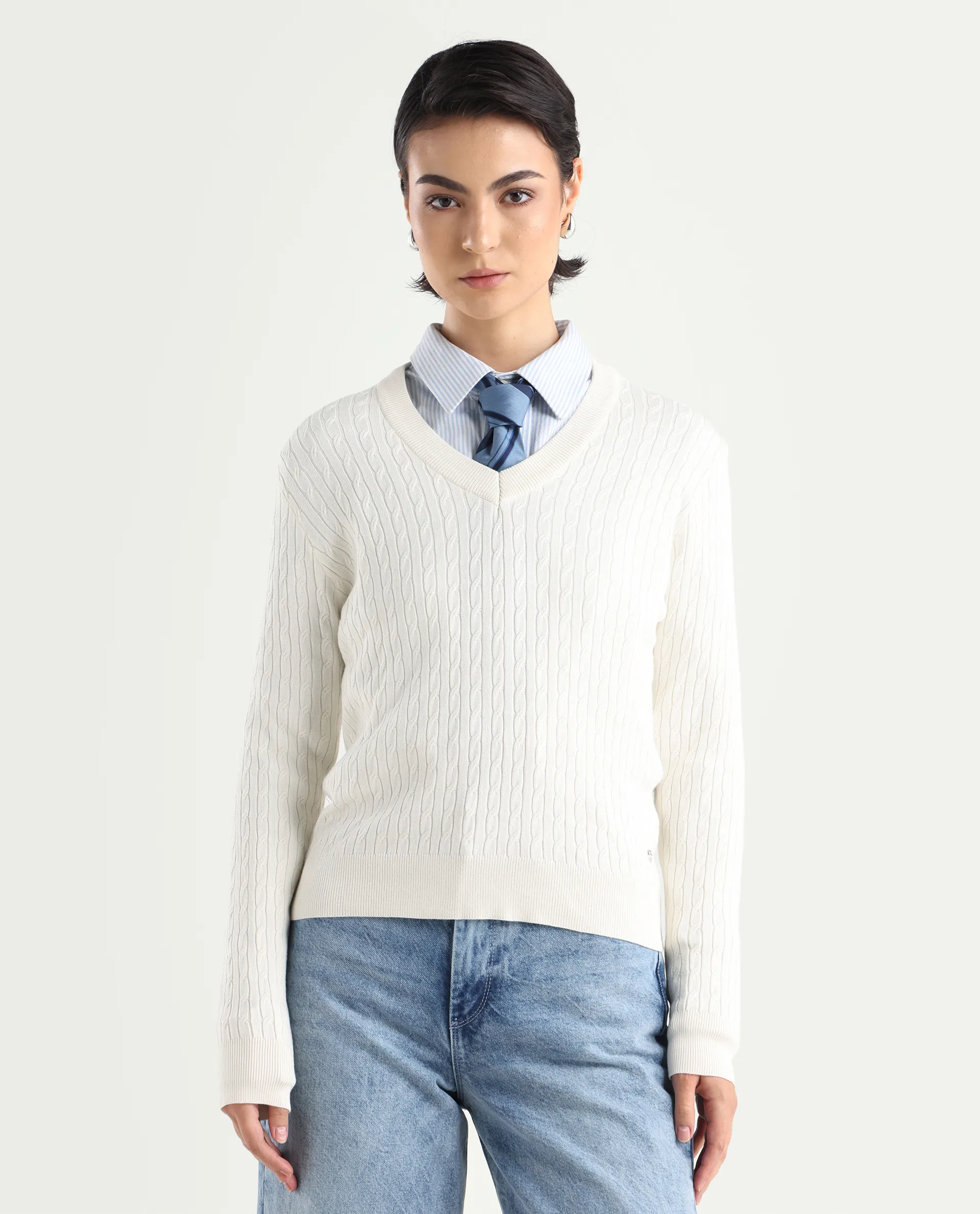 Rareism Women's Izmit White Viscose V-Neck Plain Regular Fit Top - Image 3