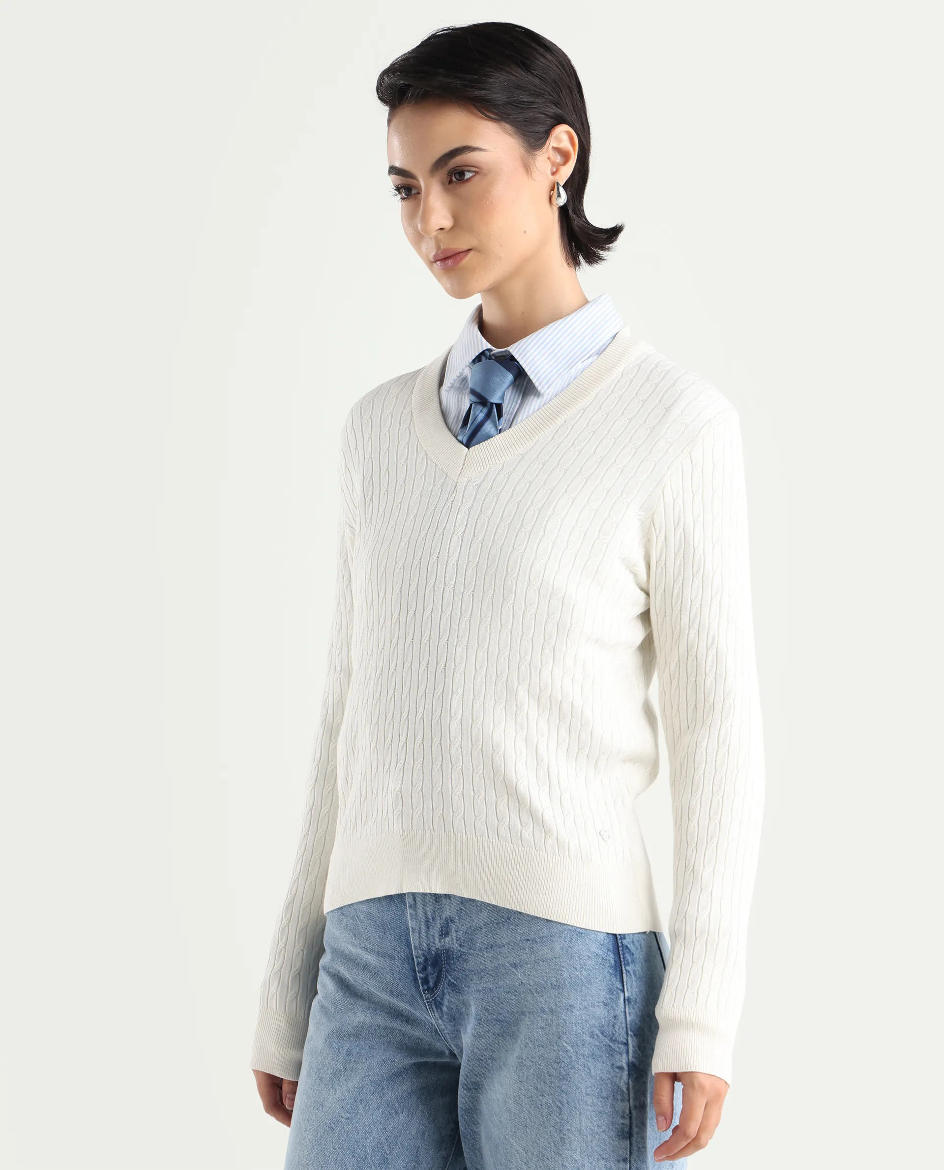 Rareism Women's Izmit White Viscose V-Neck Plain Regular Fit Top - Image 5