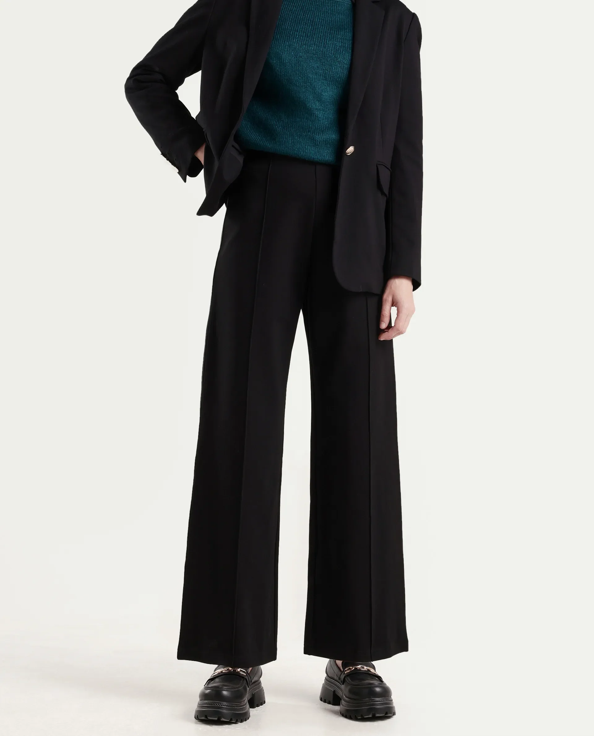 Rareism Women's Jancura-S26 Black Viscose Blend Relaxed Fit Plain Trouser - Image 2