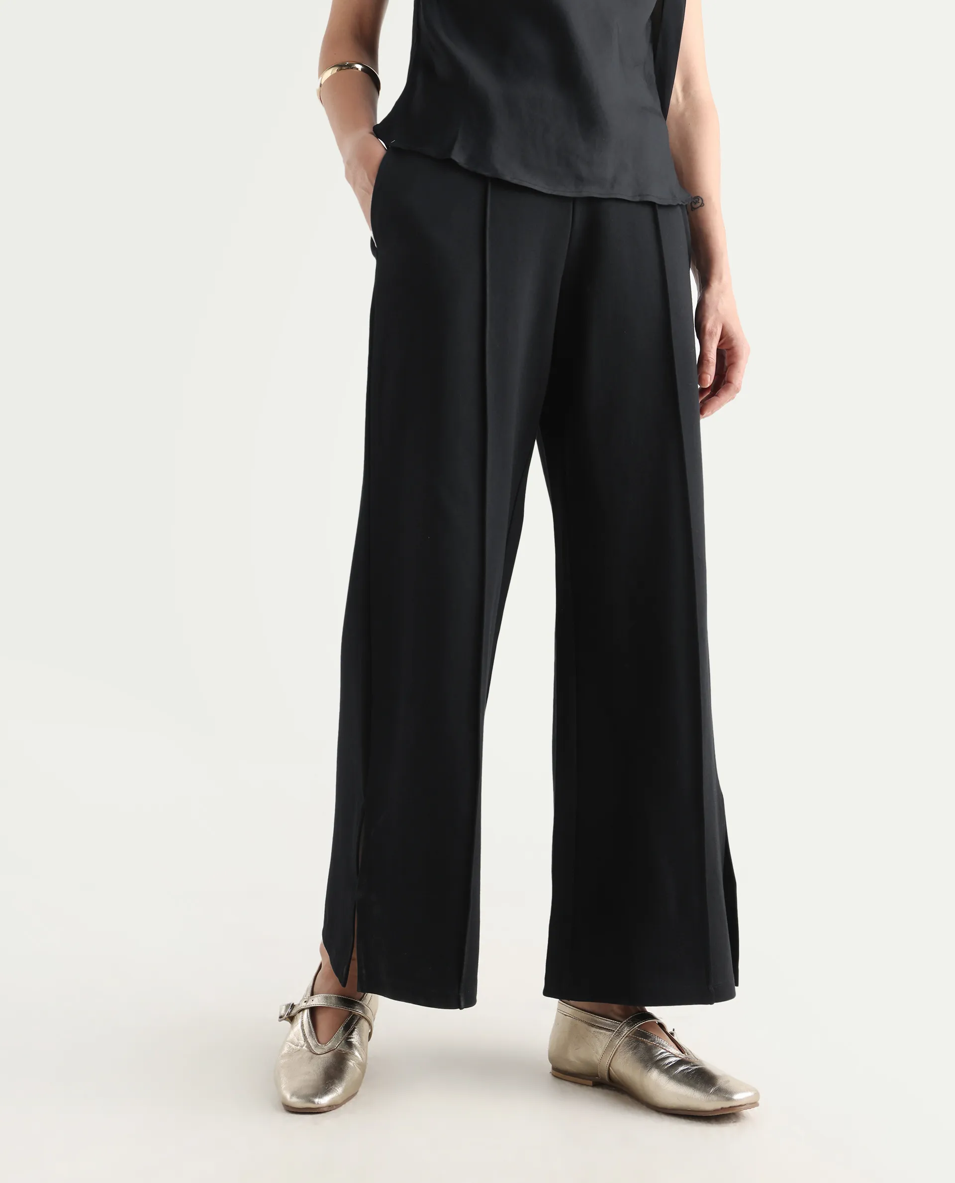 Rareism Women's Jancuri Black Rayon Blend Plain Ankle Length Straight Fit Travel Trouser - Image 2