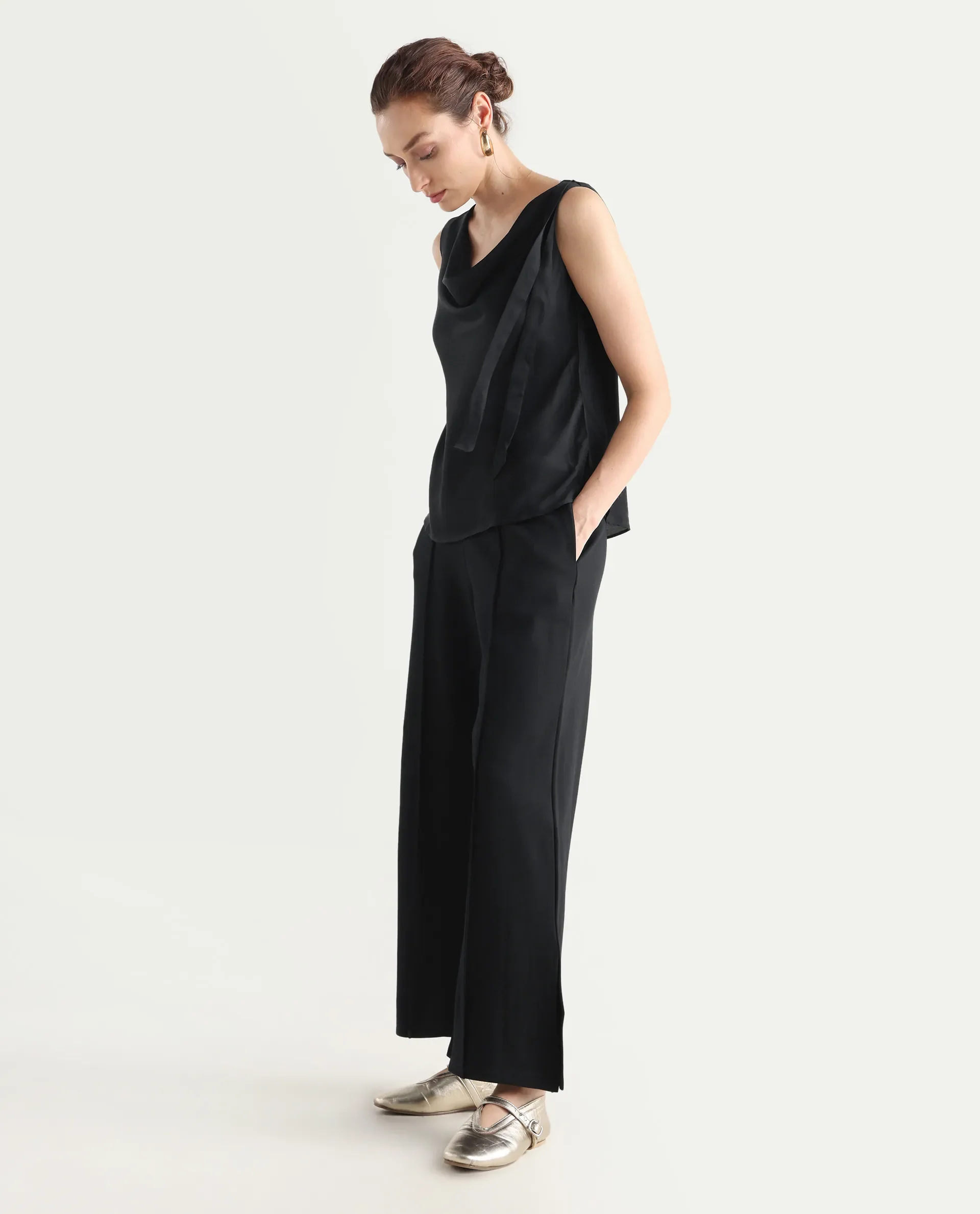 Rareism Women's Jancuri Black Rayon Blend Plain Ankle Length Straight Fit Travel Trouser - Image 3