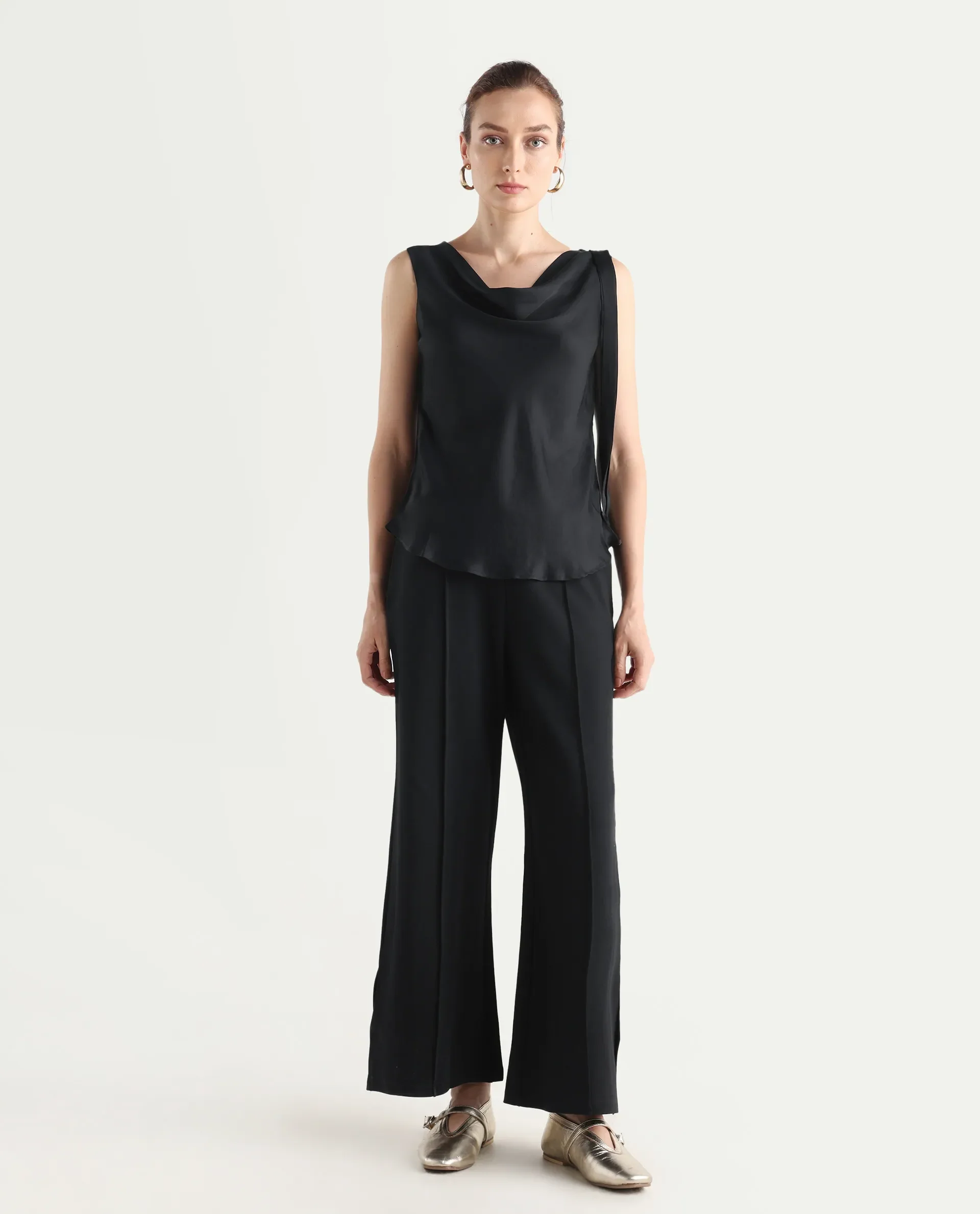 Rareism Women's Jancuri Black Rayon Blend Plain Ankle Length Straight Fit Travel Trouser - Image 4