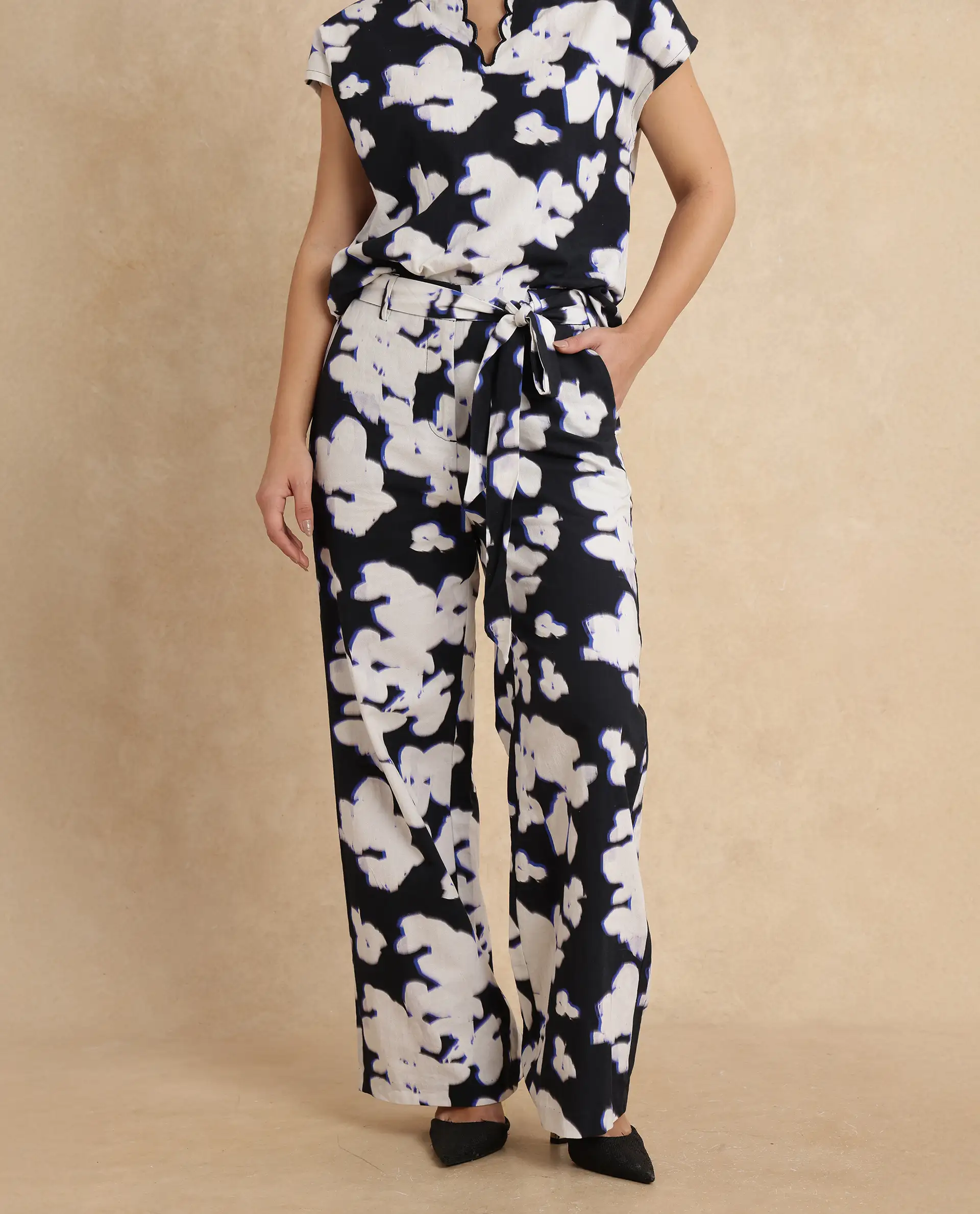 Rareism Women's Janfara B Black Cotton Abstract Print Ankle Length Wide Trouser - Image 2