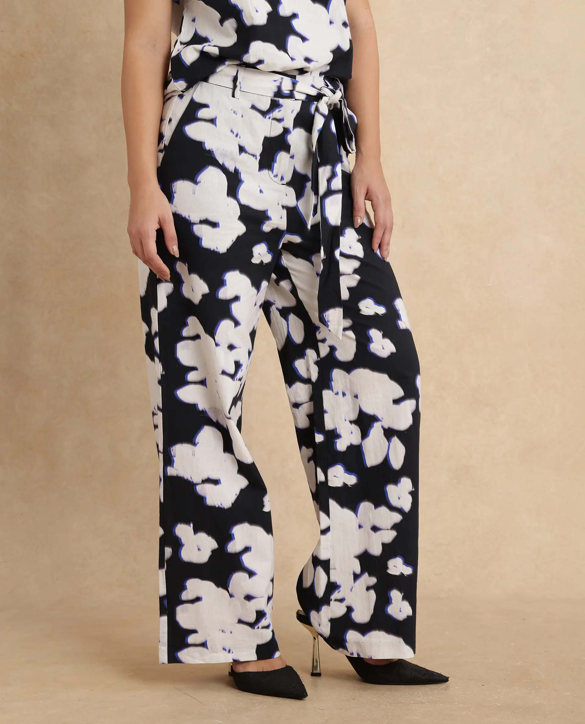 Rareism Women's Janfara B Black Cotton Abstract Print Ankle Length Wide Trouser - Image 6