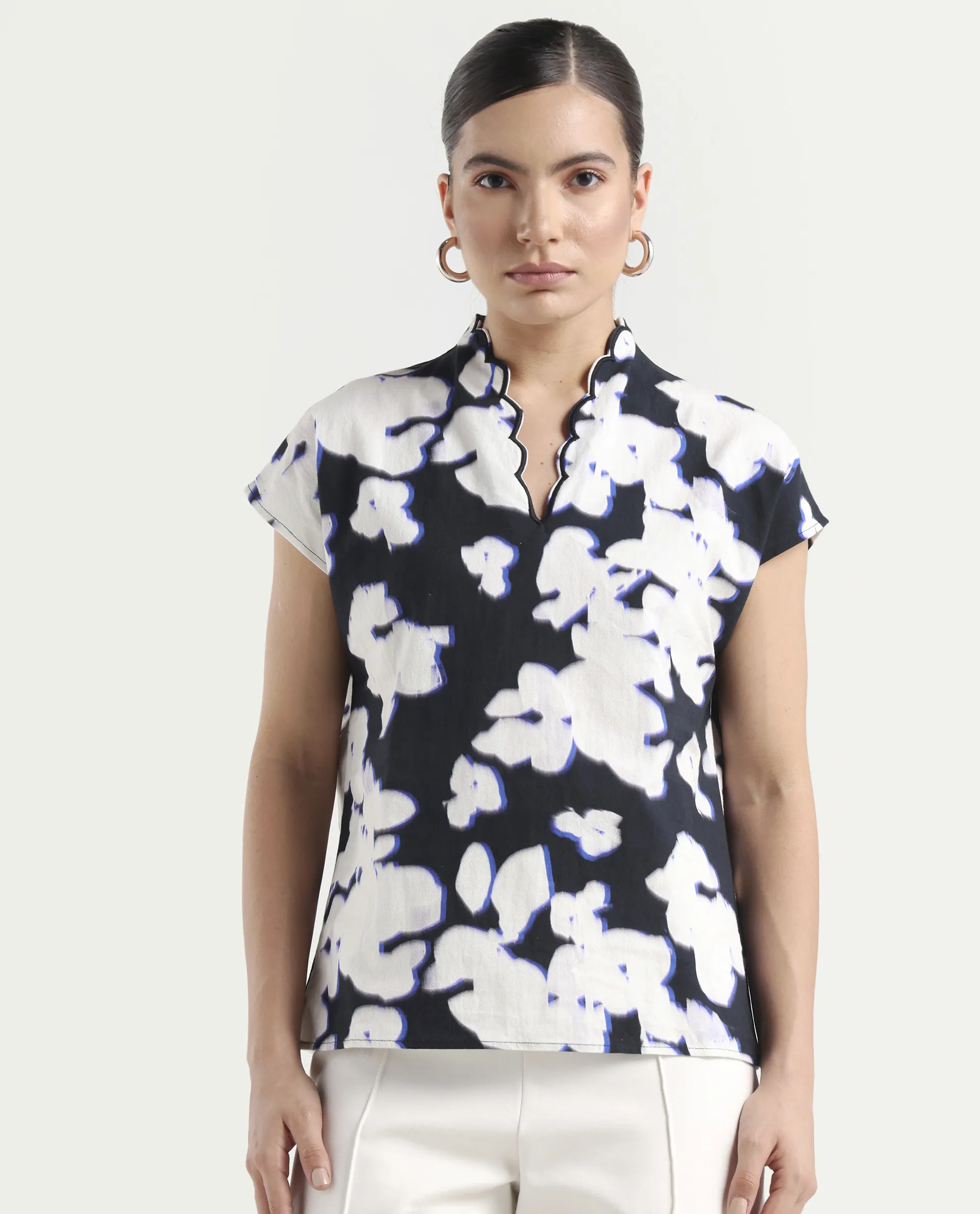Rareism Women's Janfara T Black Cotton V-Neck Abstract Print Extended Sleeves Regular Fit Top - Image 3