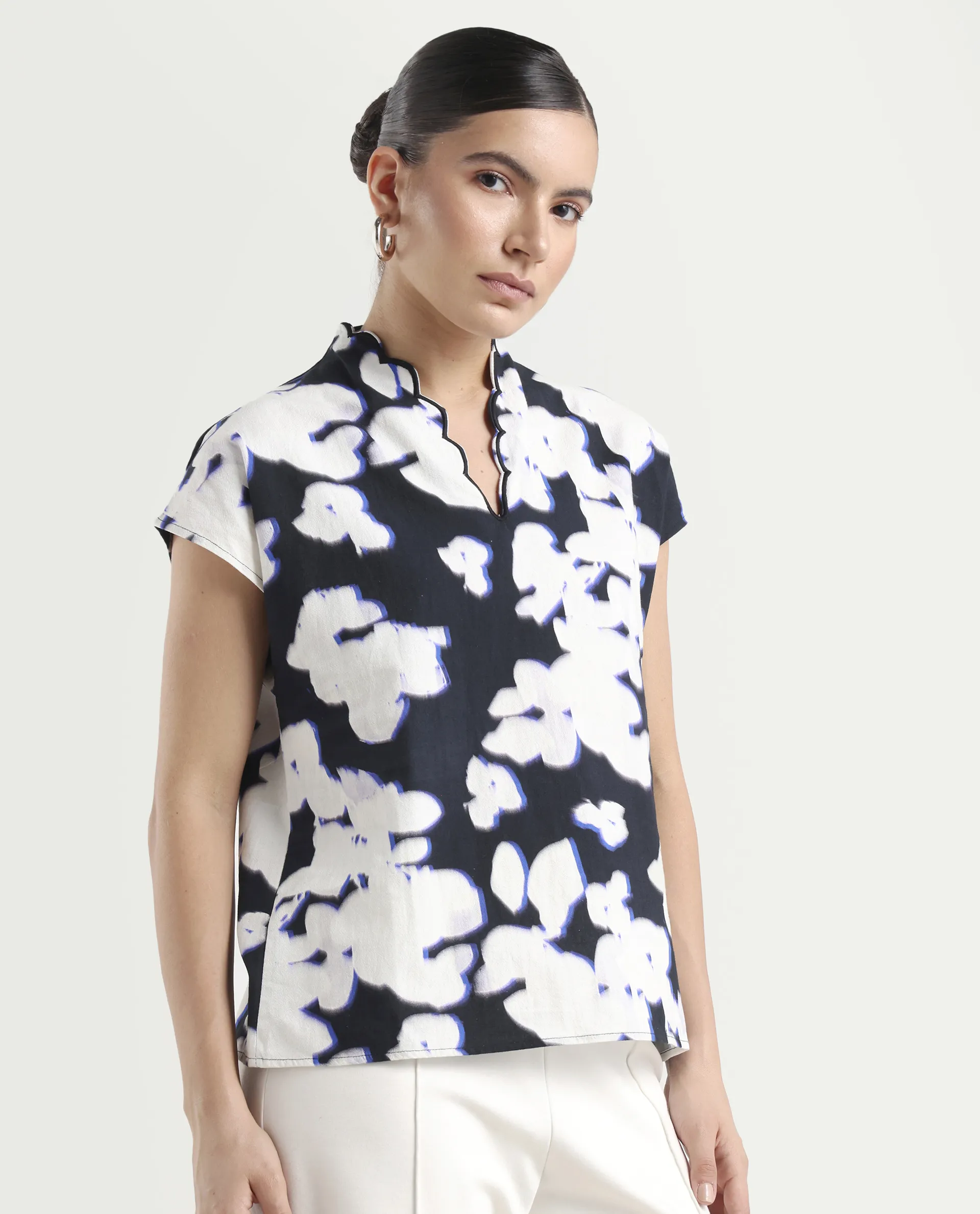 Rareism Women's Janfara T Black Cotton V-Neck Abstract Print Extended Sleeves Regular Fit Top - Image 5