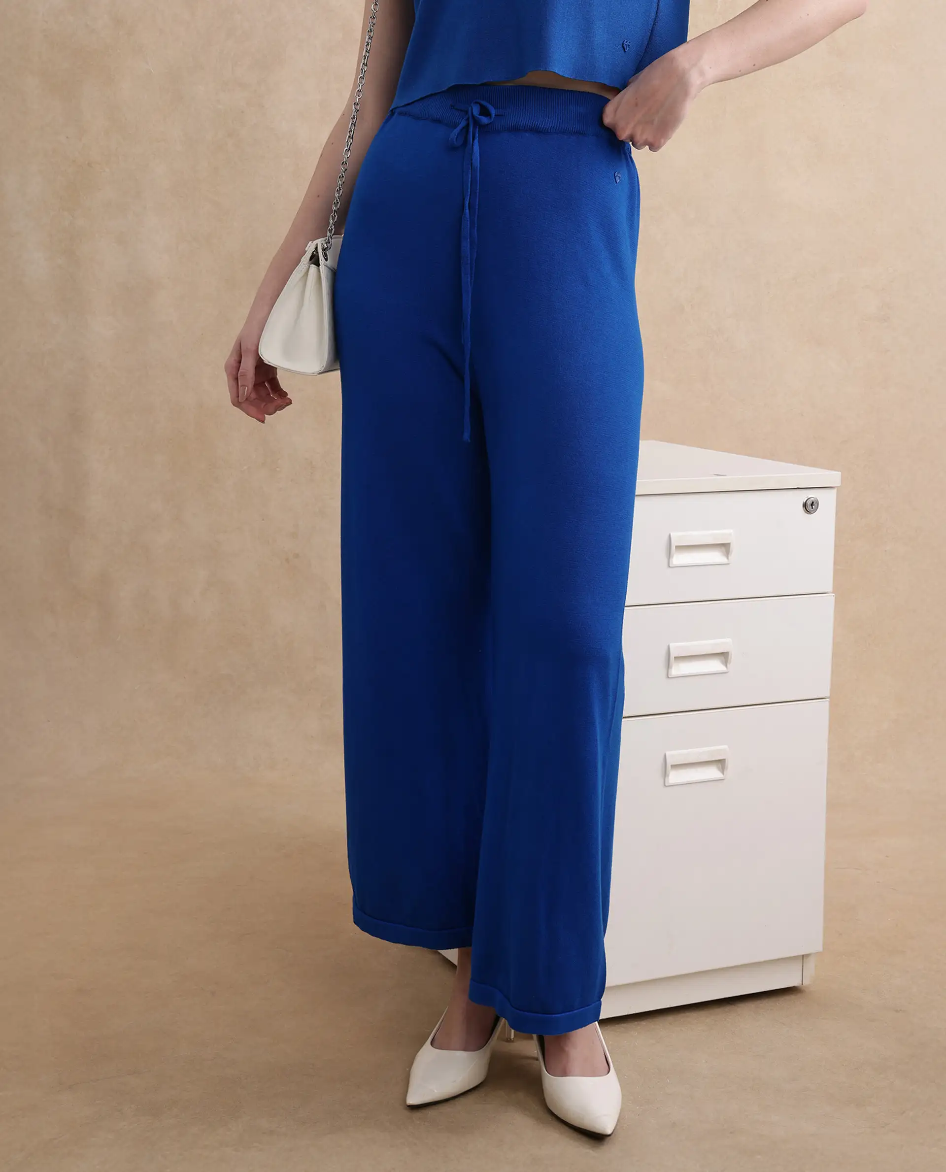 Rareism Women's Jankara B Blue Viscose Blend Plain Ankle Length Straight Fit Trouser - Image 2