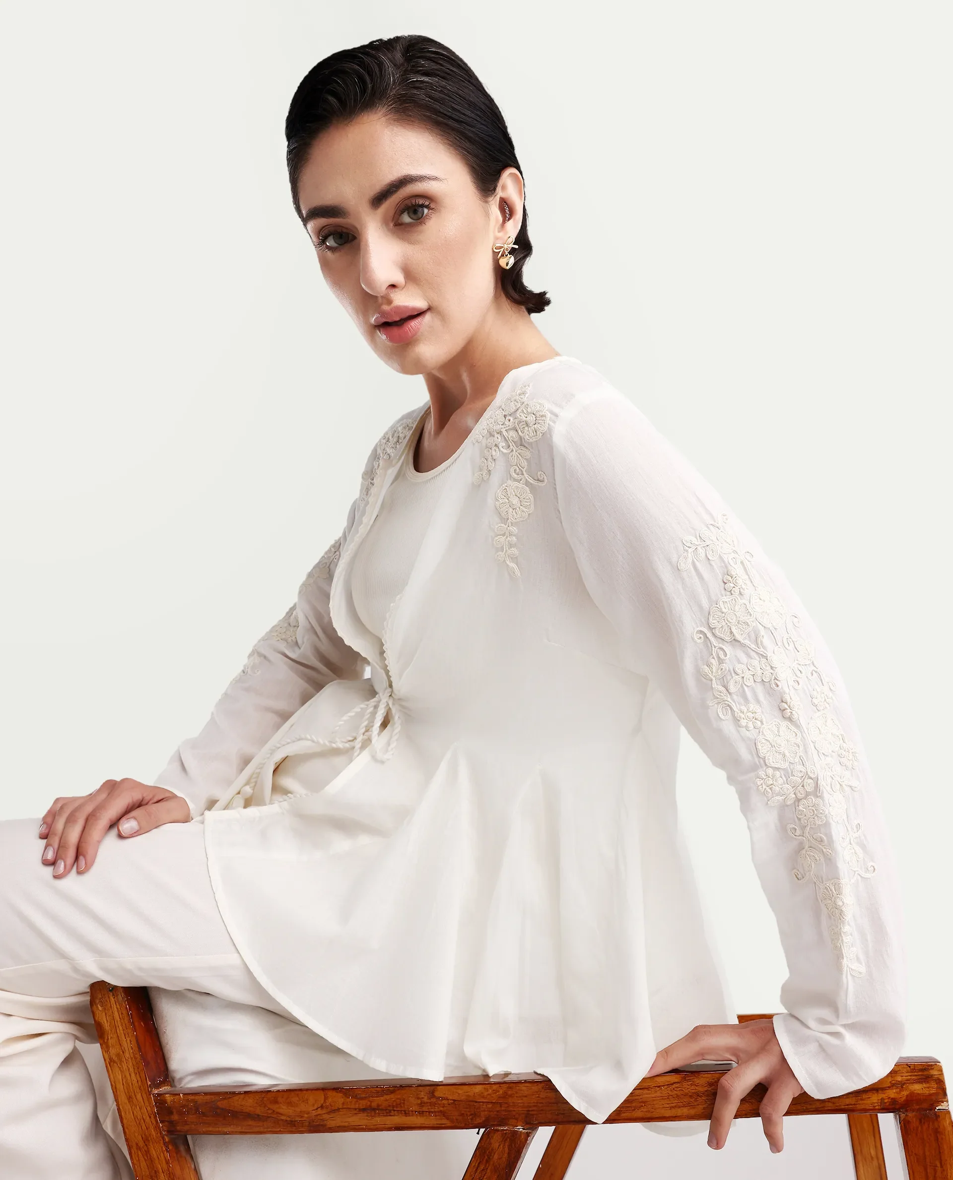 Rareism Women's Janket Off White Viscose Collarless Embroidered Regular Fit Shrug - Image 2