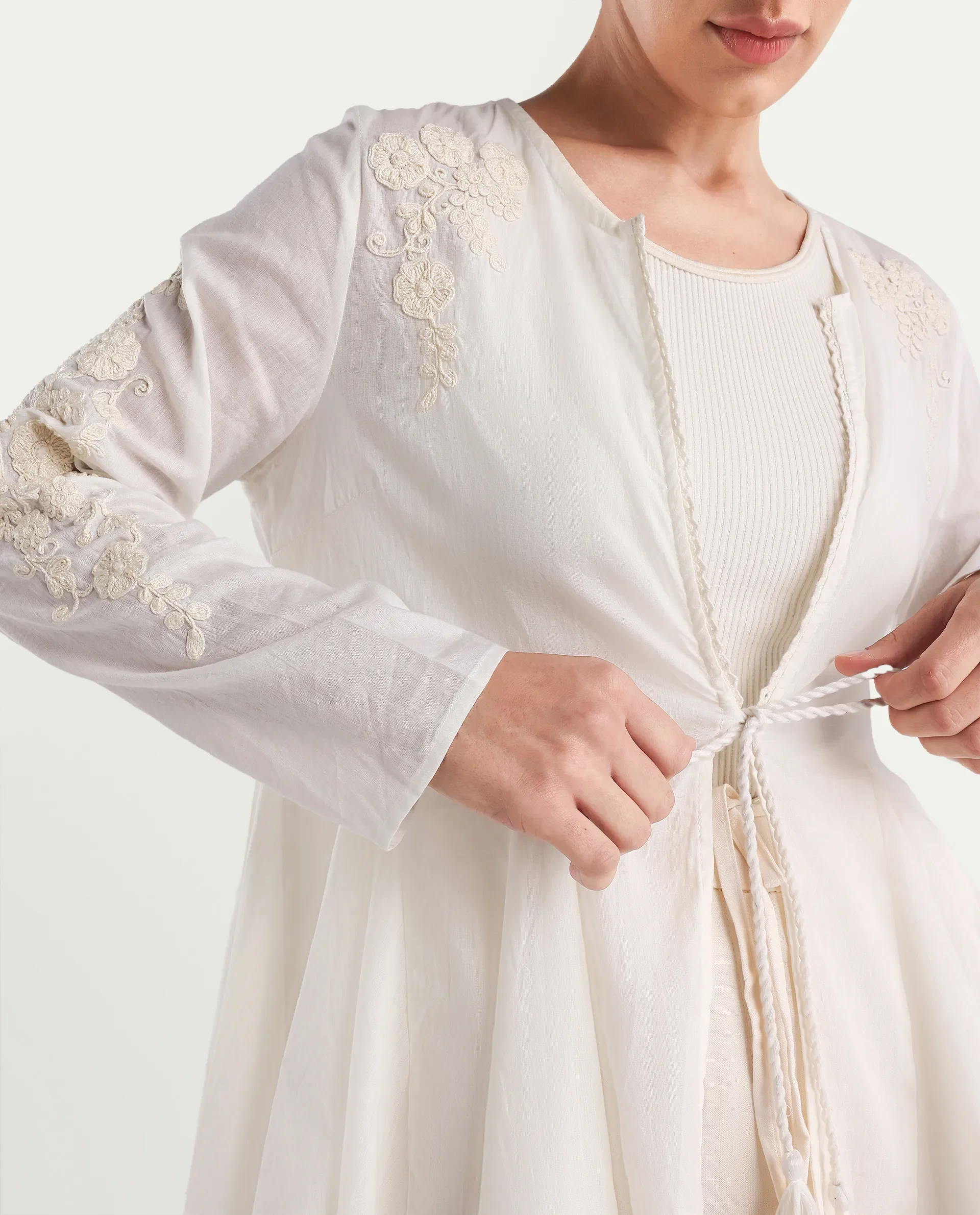 Rareism Women's Janket Off White Viscose Collarless Embroidered Regular Fit Shrug - Image 7