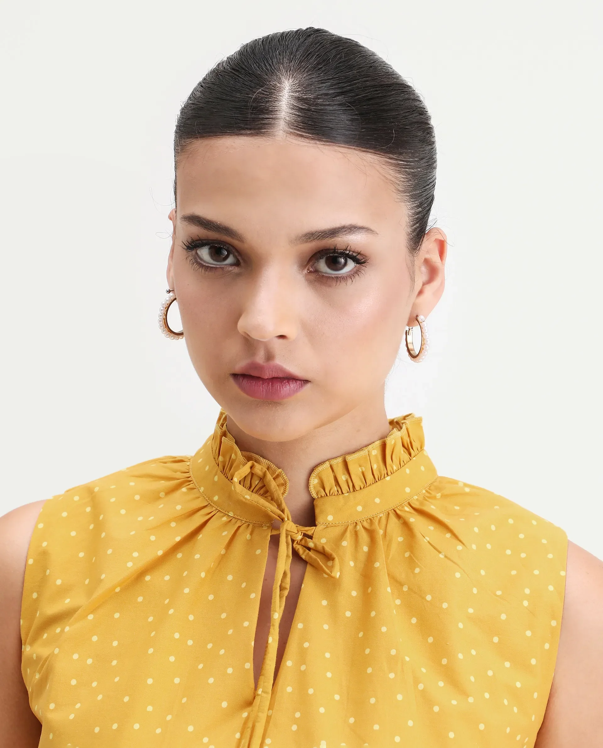 Rareism Women's Janlepo Mustard Cotton Band Collar Polka Print Sleeveless Regular Fit Top - Image 4