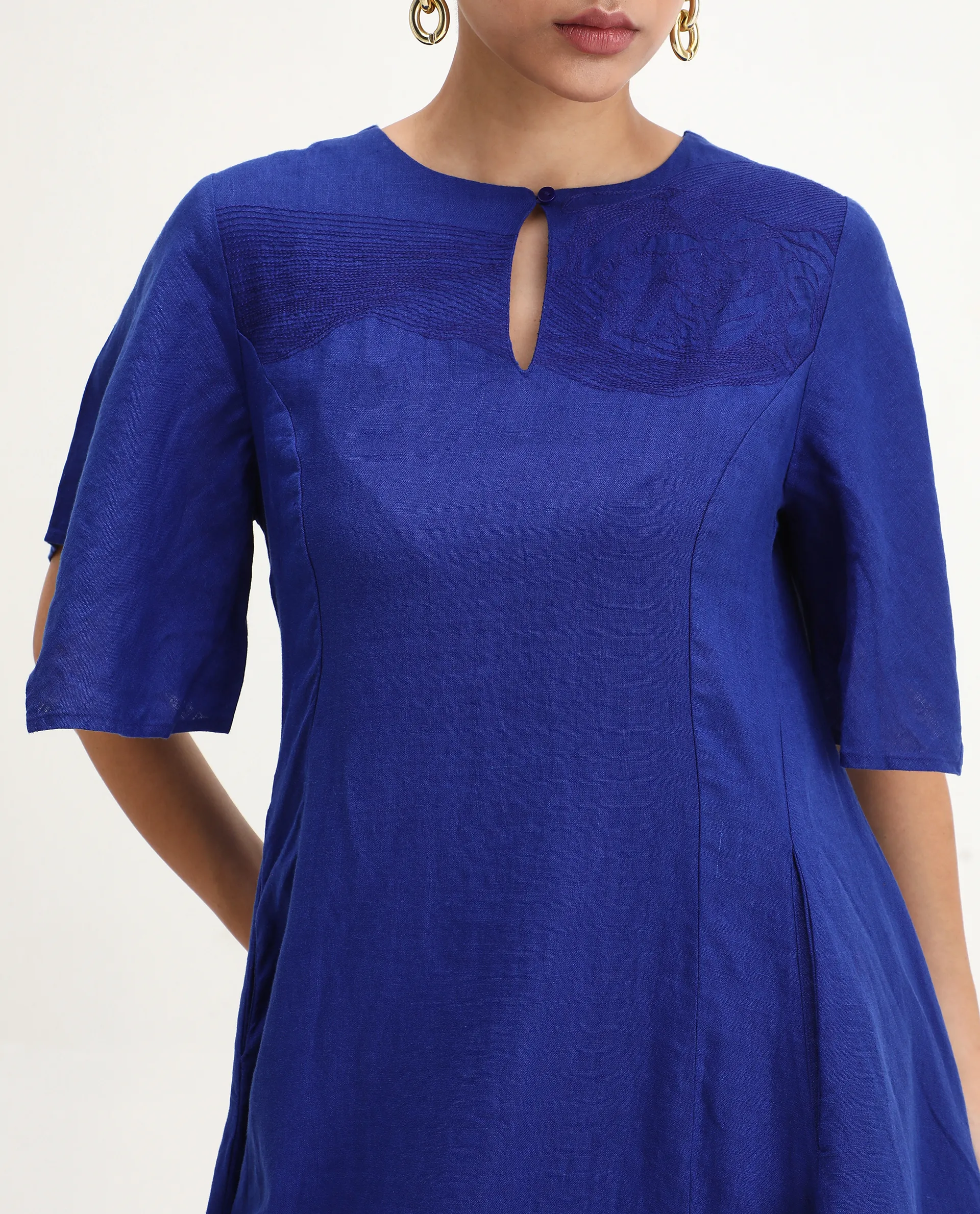 Rareism Women's Janlin Blue Linen Round Neck Plain Midi Relaxed Fit Dress - Image 2
