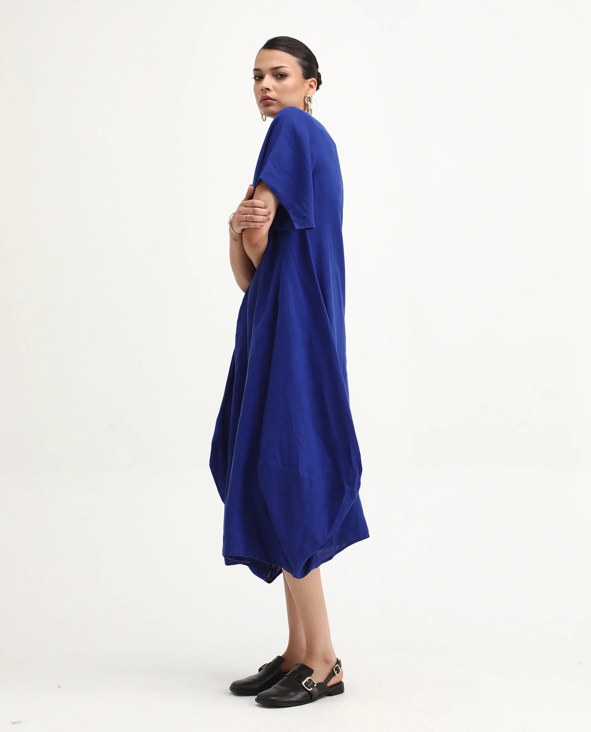 Rareism Women's Janlin Blue Linen Round Neck Plain Midi Relaxed Fit Dress - Image 3