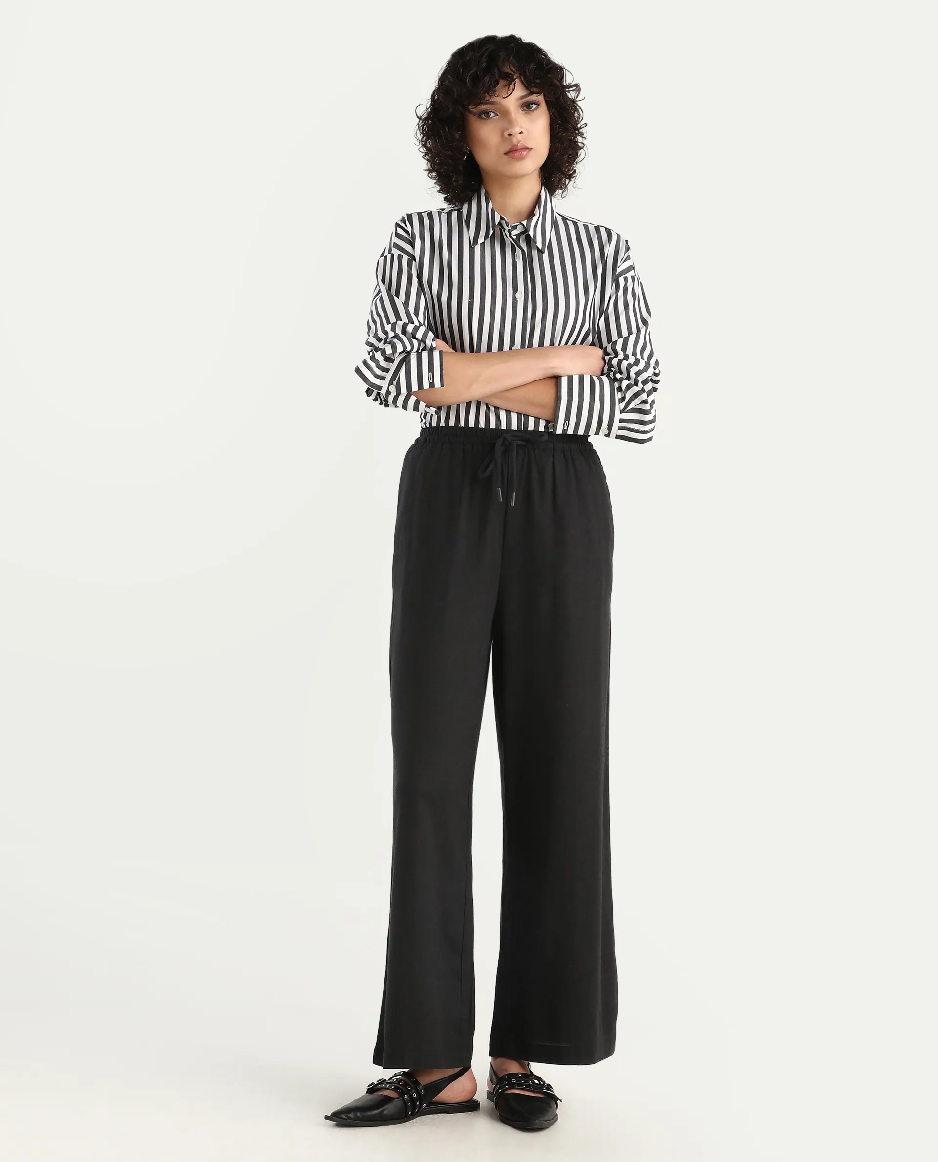 Rareism Women's Janry Black Viscose Blend Plain Ankle Length Straight Fit Trouser - Image 3