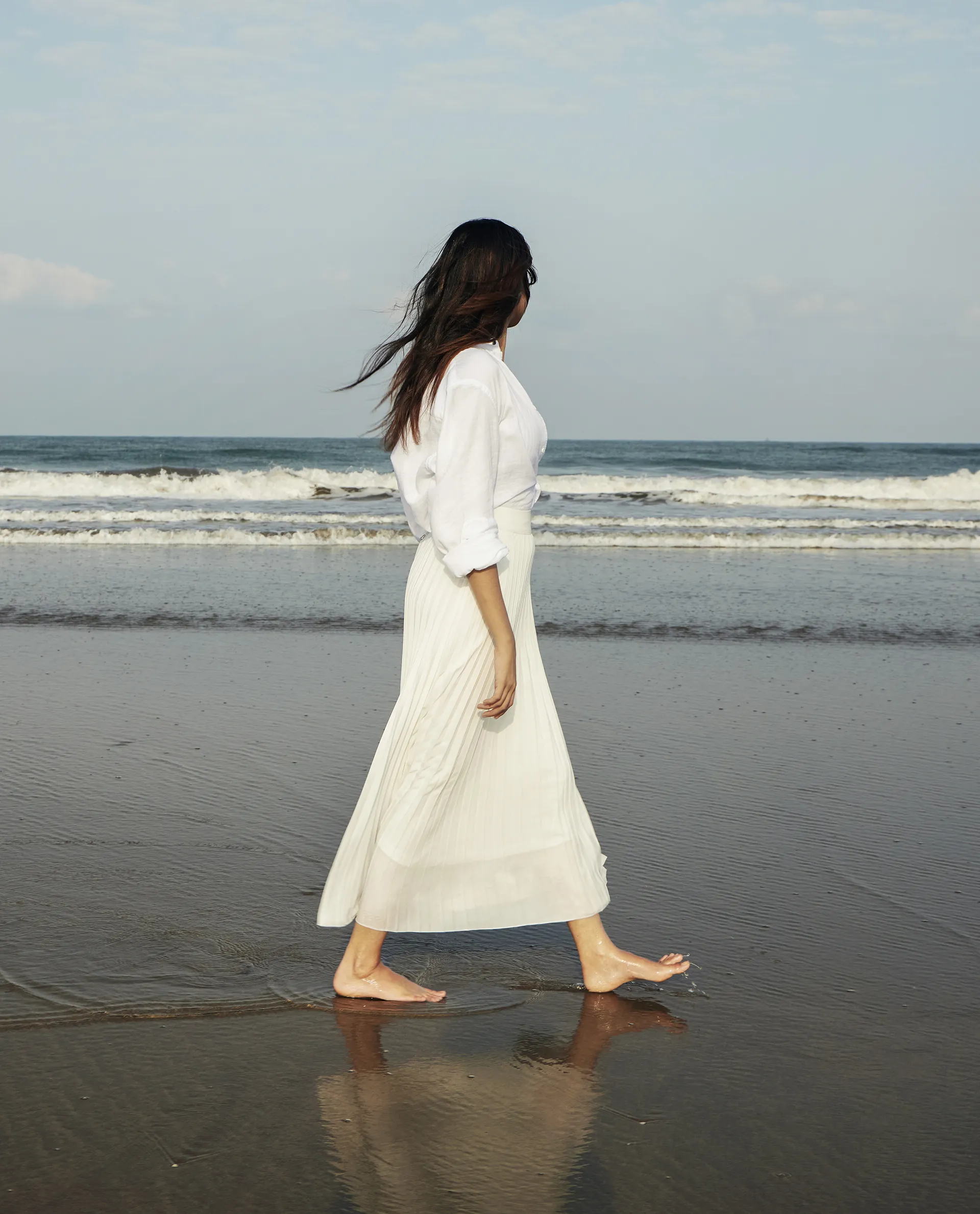 Rareism Women's Jansu Off White Polyester Plain Midi Flared Skirt - Image 3
