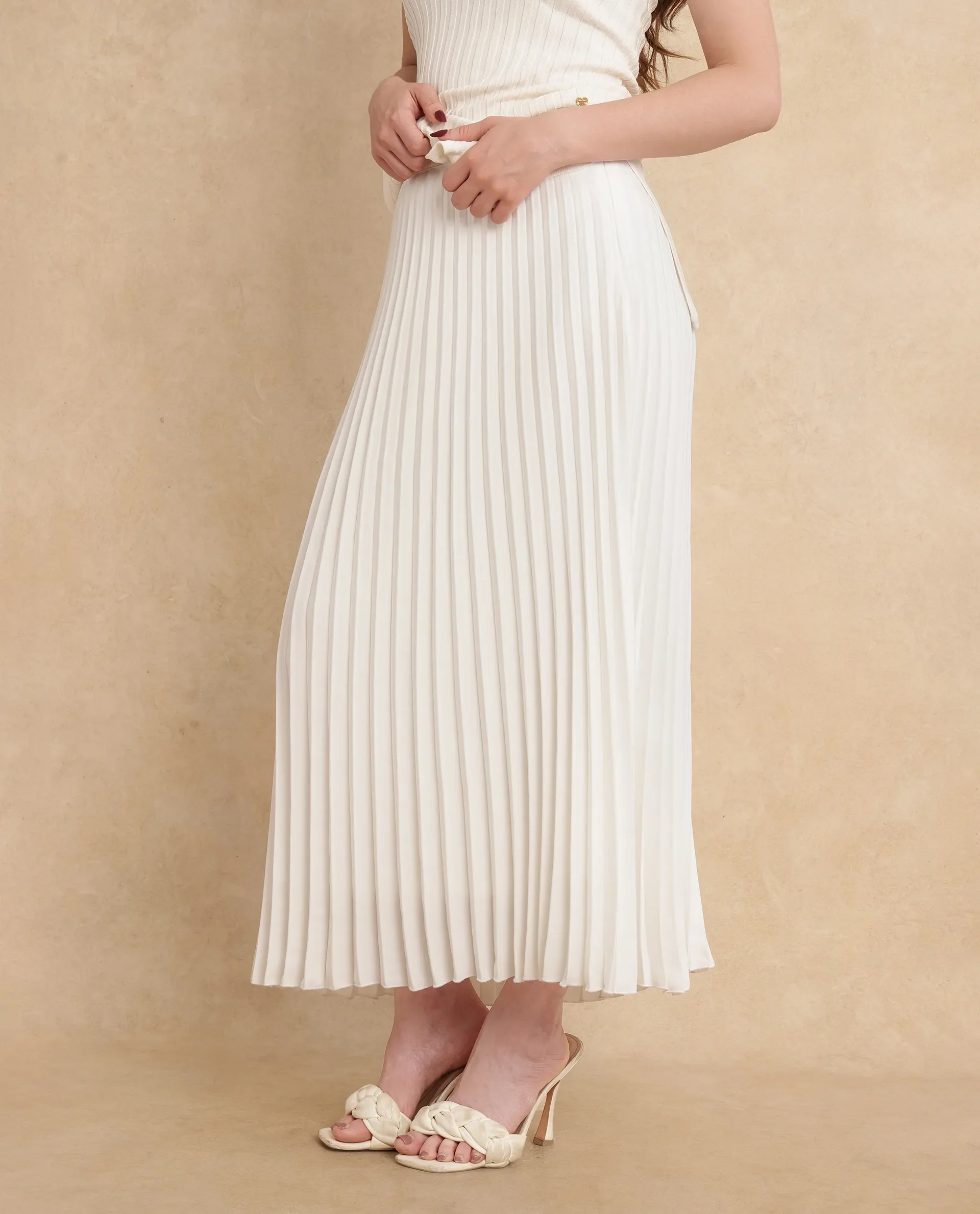 Rareism Women's Jansu Off White Polyester Plain Midi Flared Skirt - Image 6