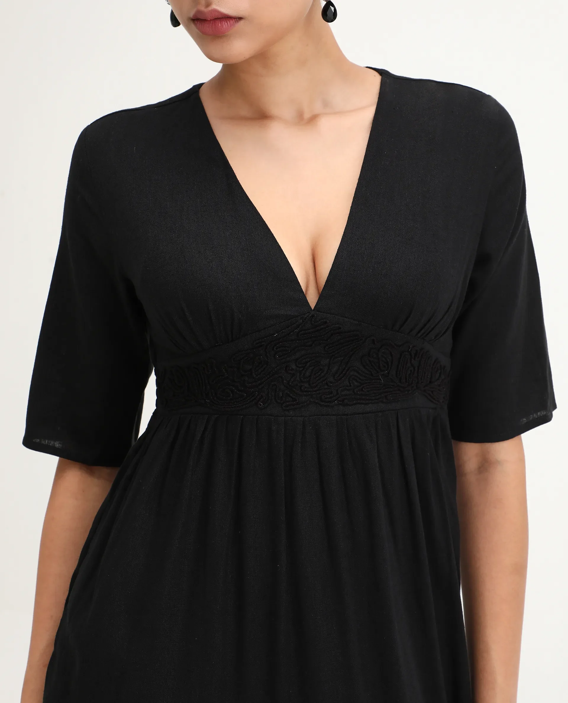 Rareism Women's Janyaka Black Viscose Blend V-Neck Plain Maxi Fit And Flare Dress - Image 7