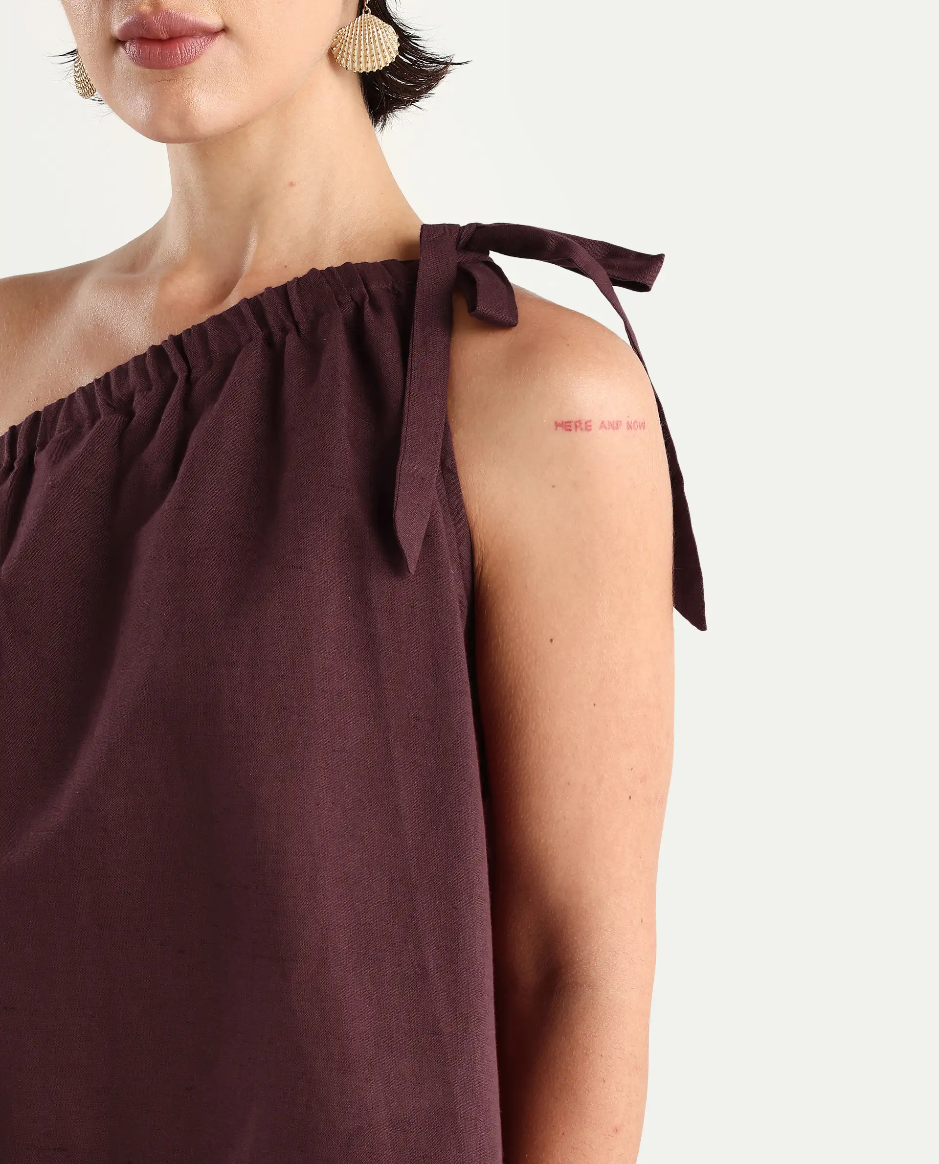 Rareism Women's Jarza Maroon Cotton Blend One Shoulder Plain One Shoulder Crop Regular Fit Top - Image 3