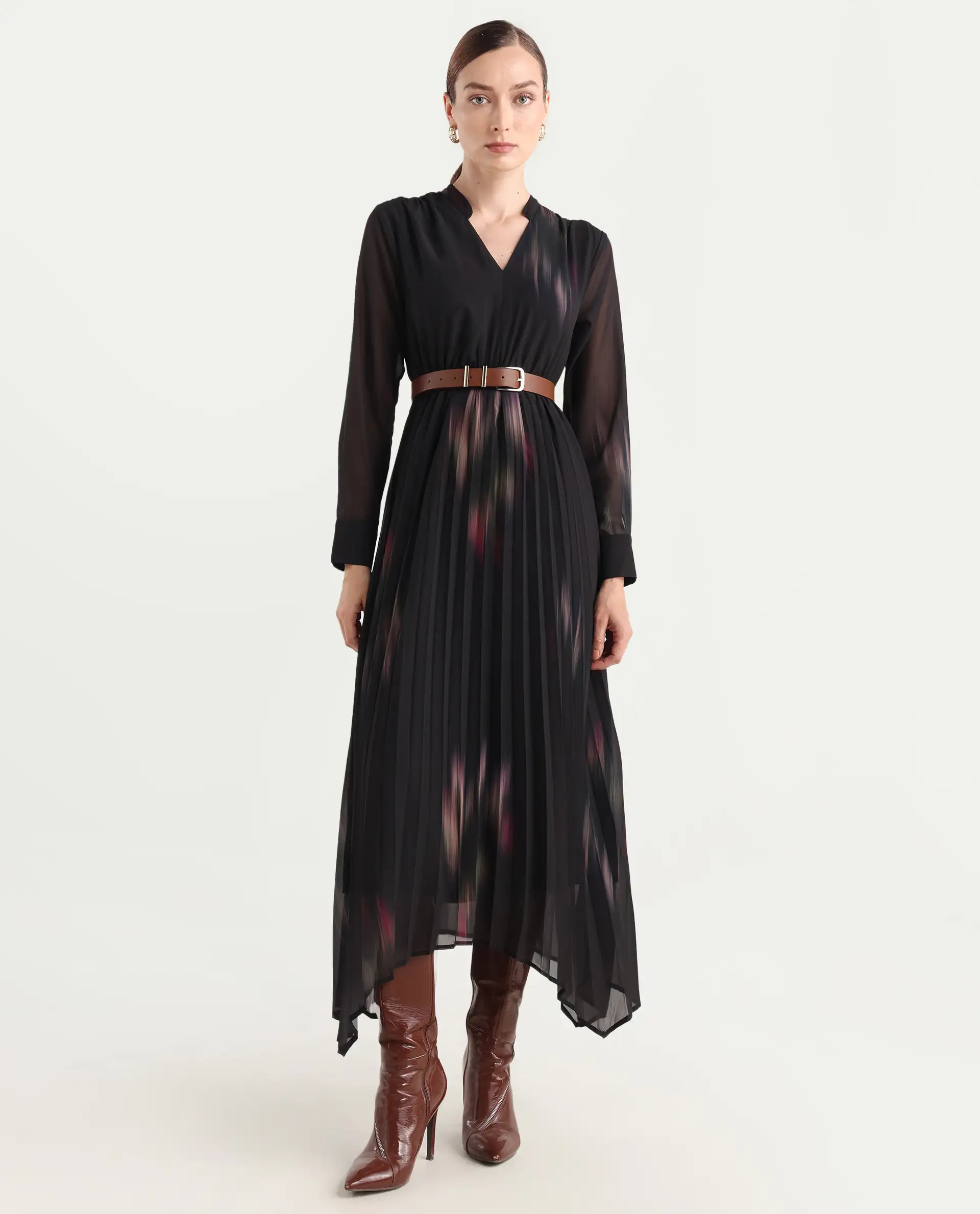 Rareism Women Jencoso Black Cuffed Sleeve V-Neck Flared Maxi Printed Dress - Image 6