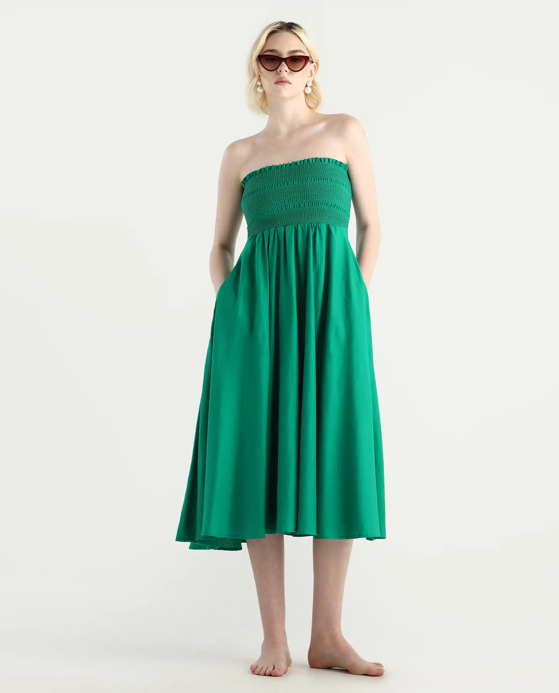 Rareism Women's Jenhop Green Viscose Sleeveless Tube Neck Fit And Flare Fit Plain Midi Dress