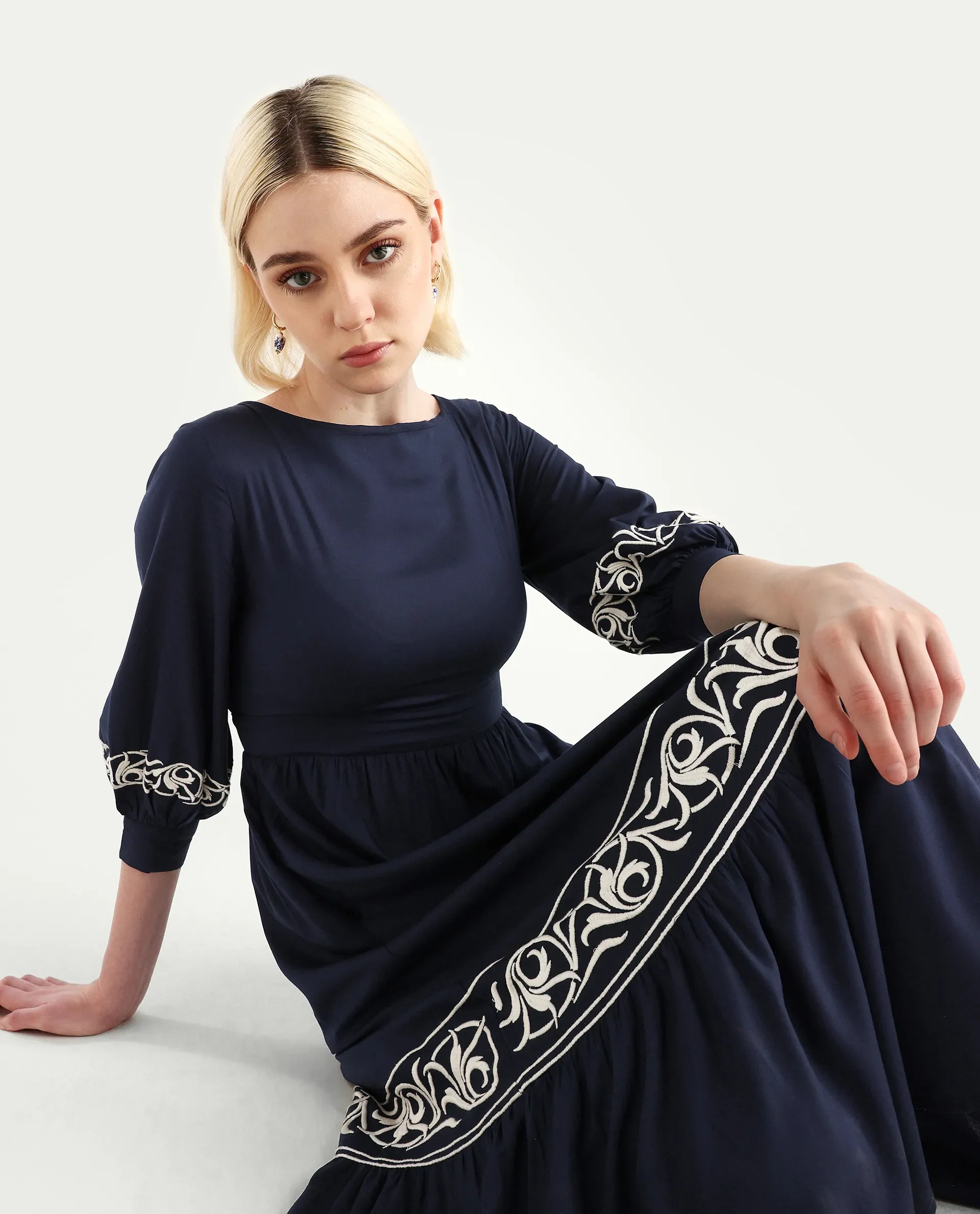 Rareism Women's Jenpen Navy Viscose Boat Neck Fit And Flare Plain Midi Dress - Image 3
