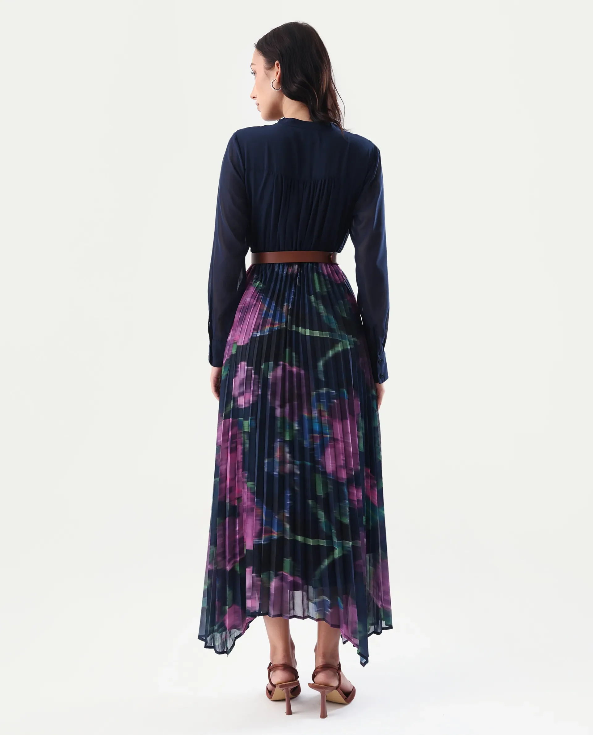 Rareism Women's Jenpli Navy Polyester V-Neck Flared Printed Dress - Image 7