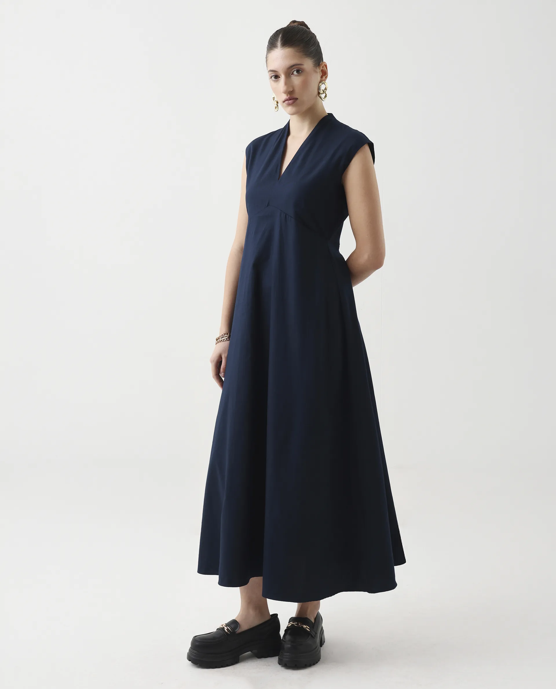 Rareism Women's Jenshi Navy Cotton V-Neck Fit And Flare Plain Dress - Image 4