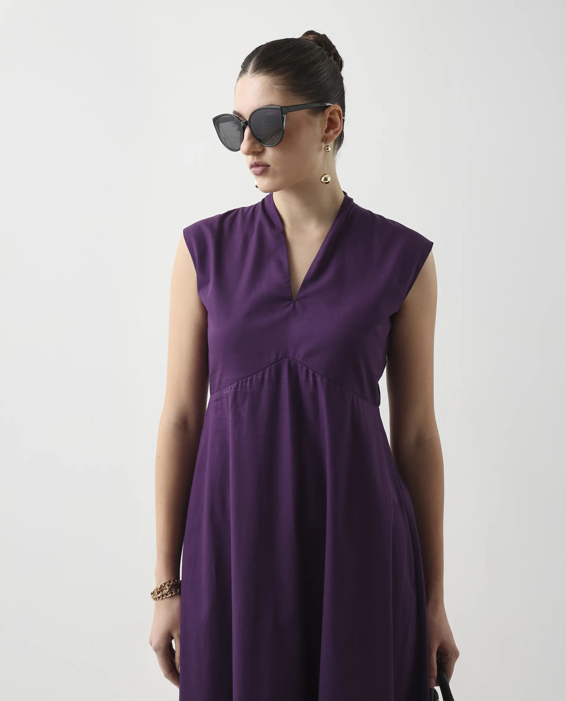 Rareism Women's Jenshi Purple Cotton Sleeveless V-Neck Fit And Flare Fit Plain Dress - Image 4