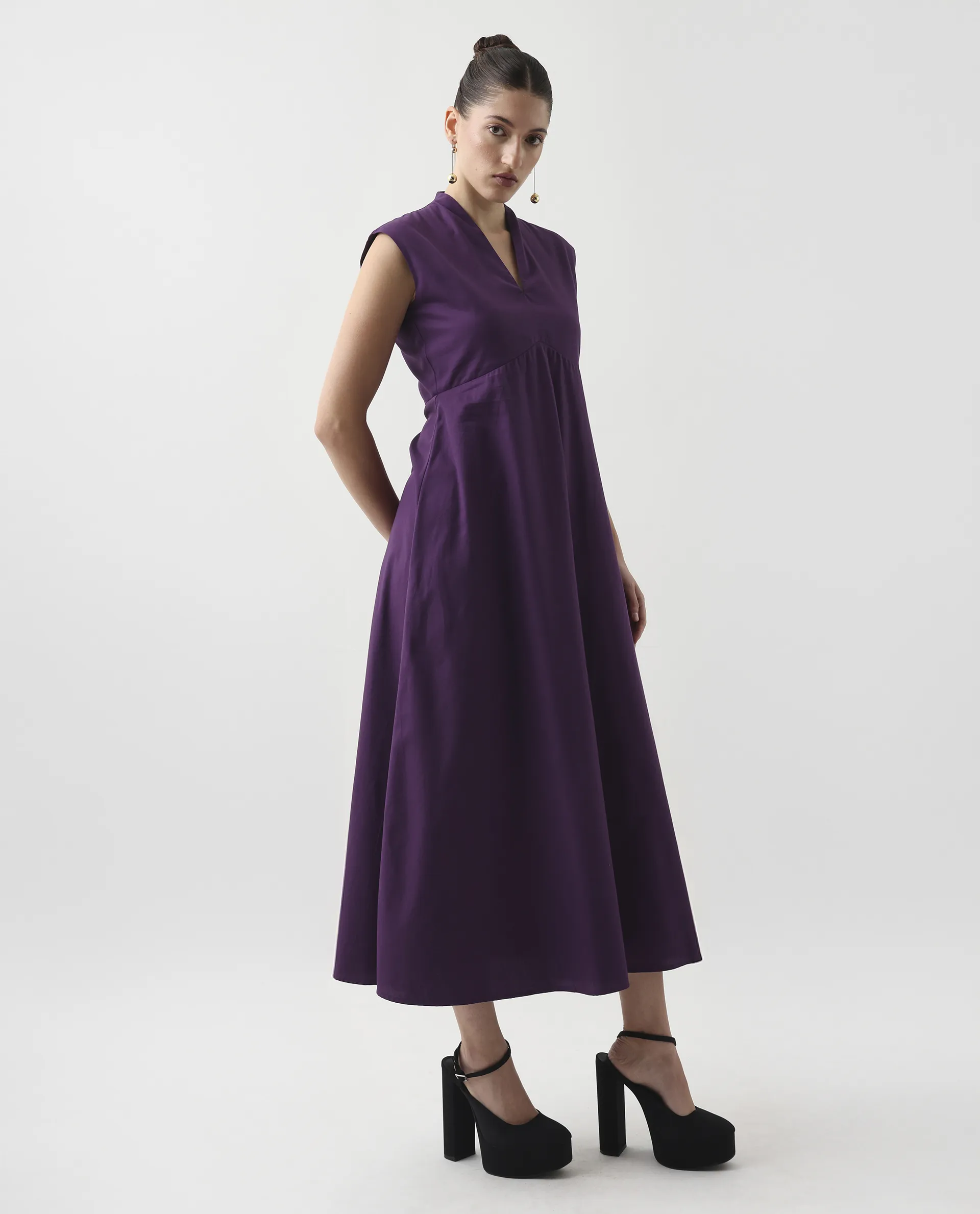Rareism Women's Jenshi Purple Cotton Sleeveless V-Neck Fit And Flare Fit Plain Dress - Image 5