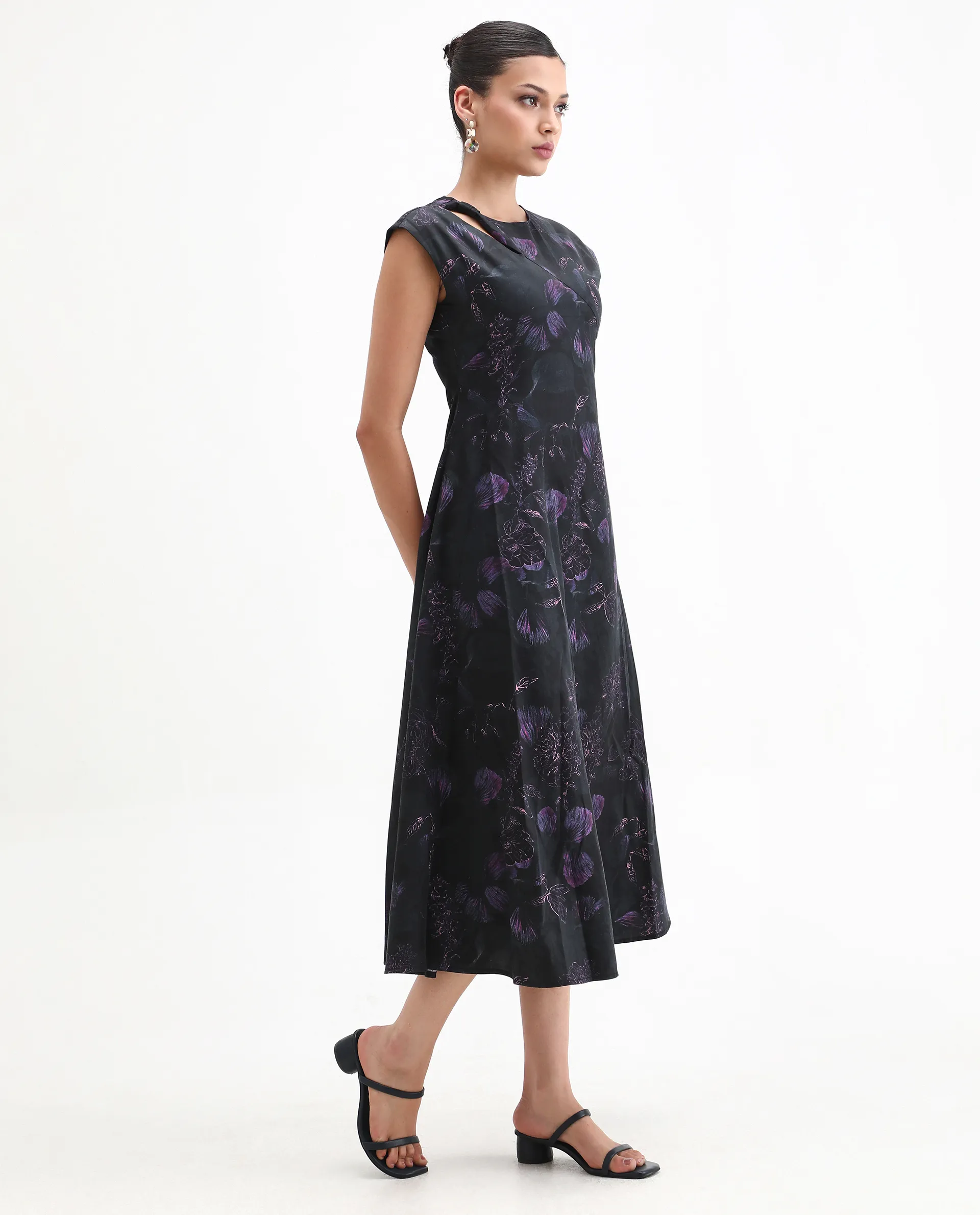 Rareism Women's Jetro Black Cotton Blend Round Neck Fit And Flare Floral Print Dress - Image 5