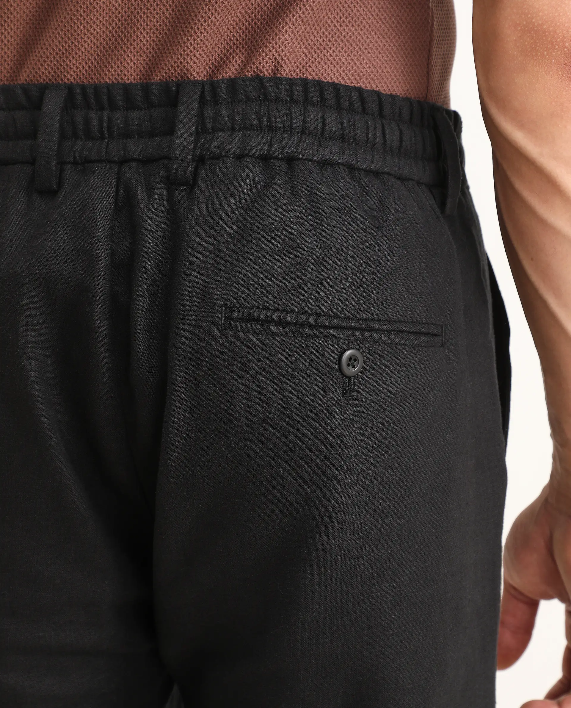 Rare Rabbit Men's Jomo-Ss26 Black Linen Blend Fabric Regular Fit Plain Trouser - Image 7