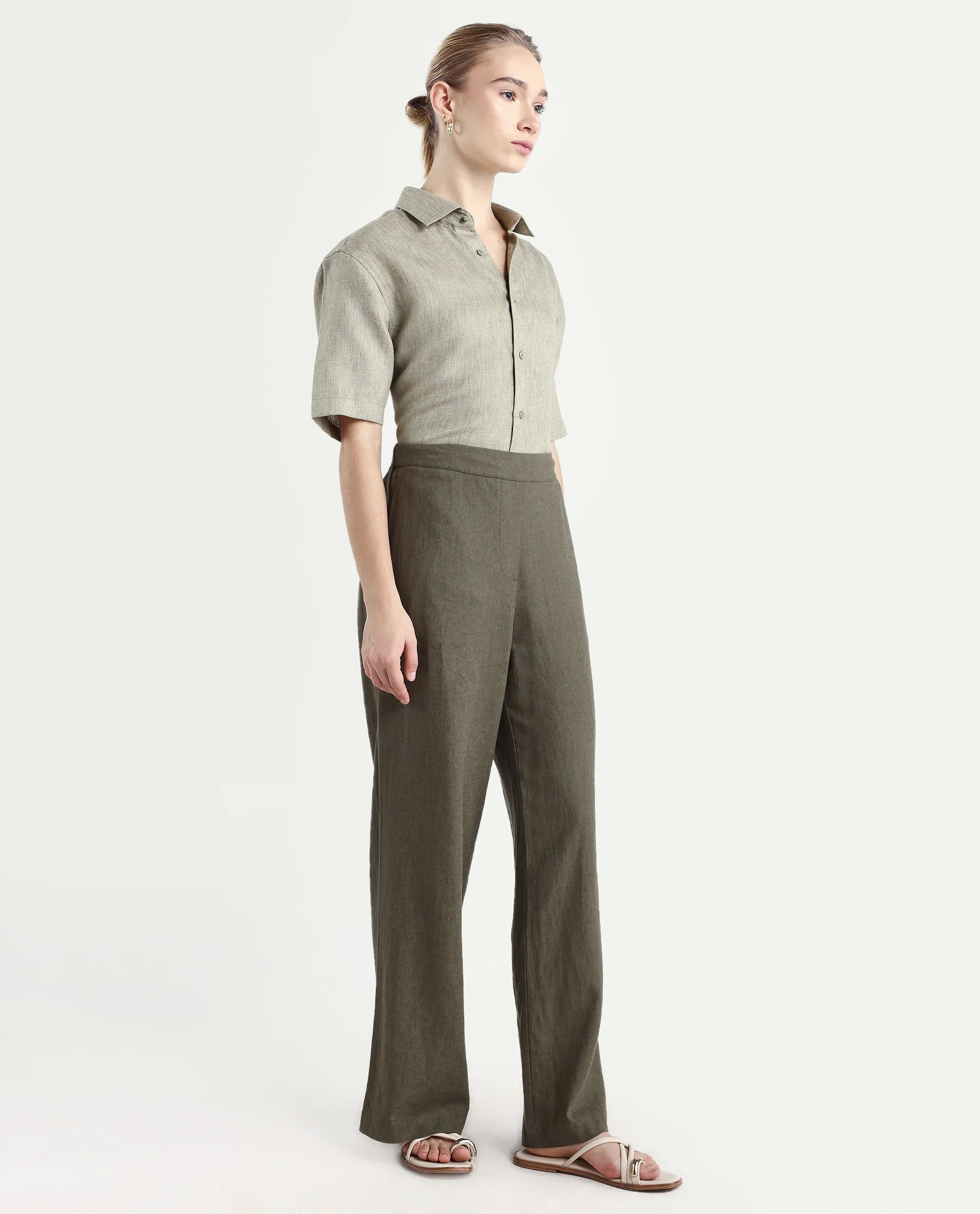Rareism Women Jomow-B Olive Linen Blend Button Closure Plain Trouser - Image 6