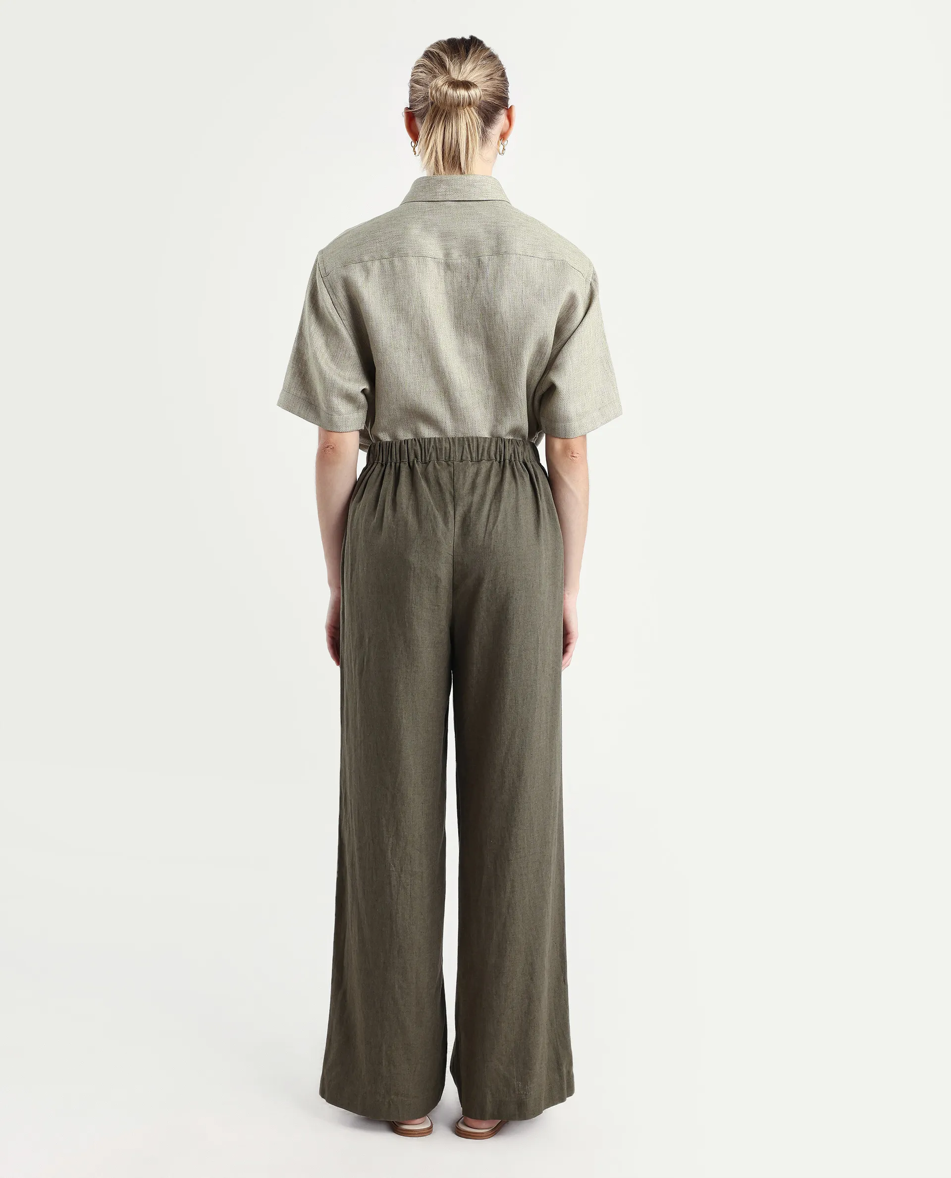 Rareism Women Jomow-B Olive Linen Blend Button Closure Plain Trouser - Image 7