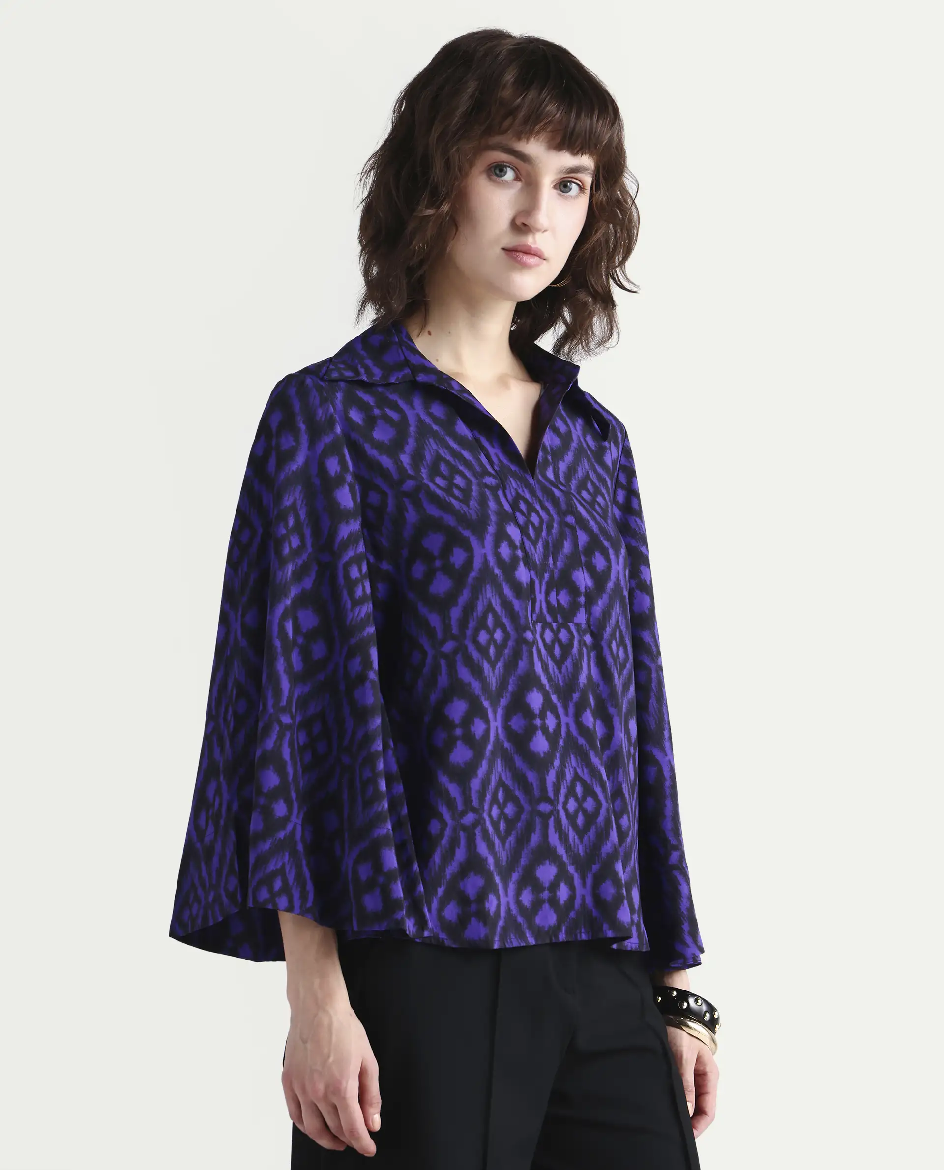 Rareism Women's Jones Dark Navy Viscose Spread Collar Geometric Print Flared Sleeve Relaxed Fit Top - Image 7