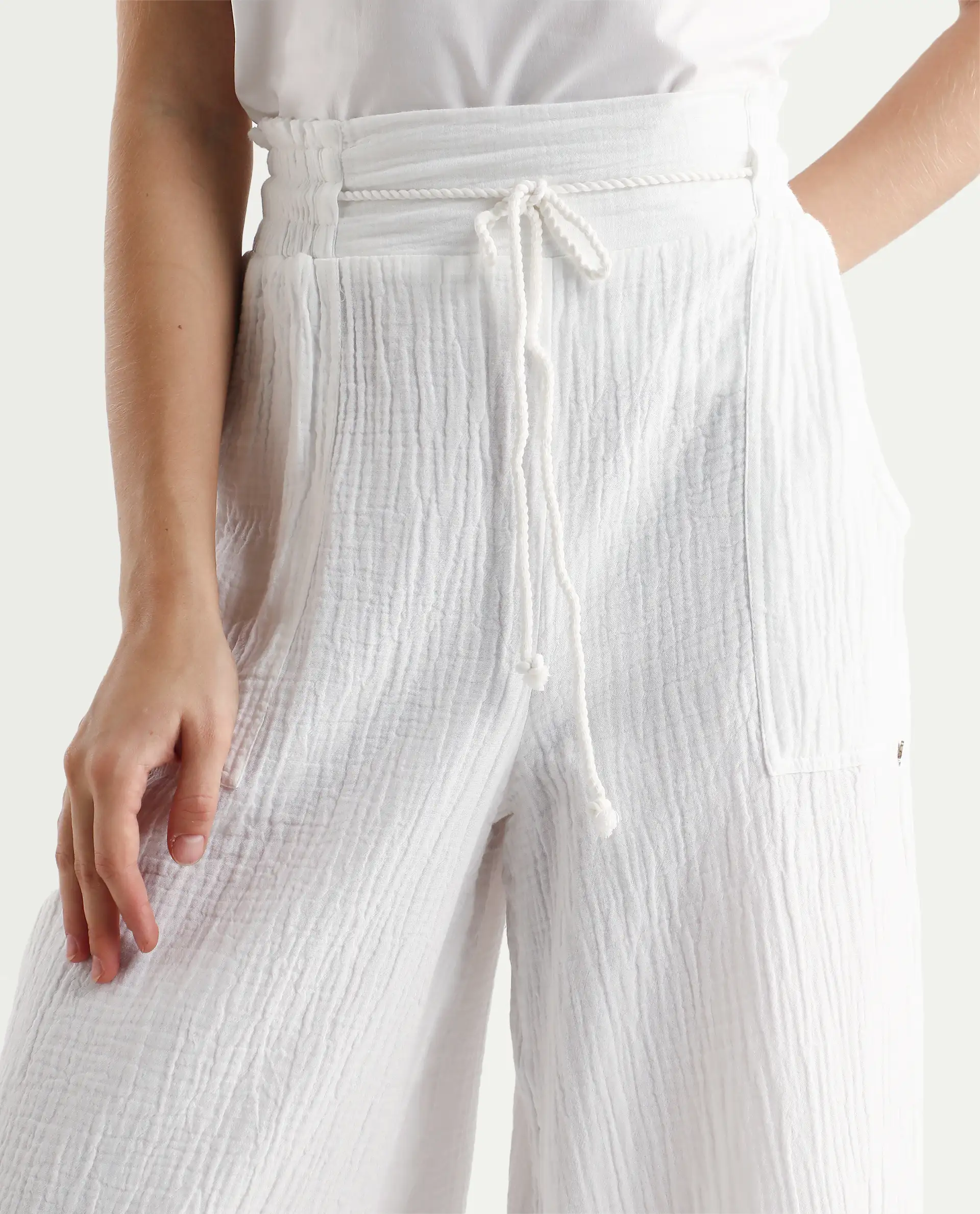 Rareism Women's Jorden Pastel White Cotton Plain Ankle Length Wide Trouser - Image 4