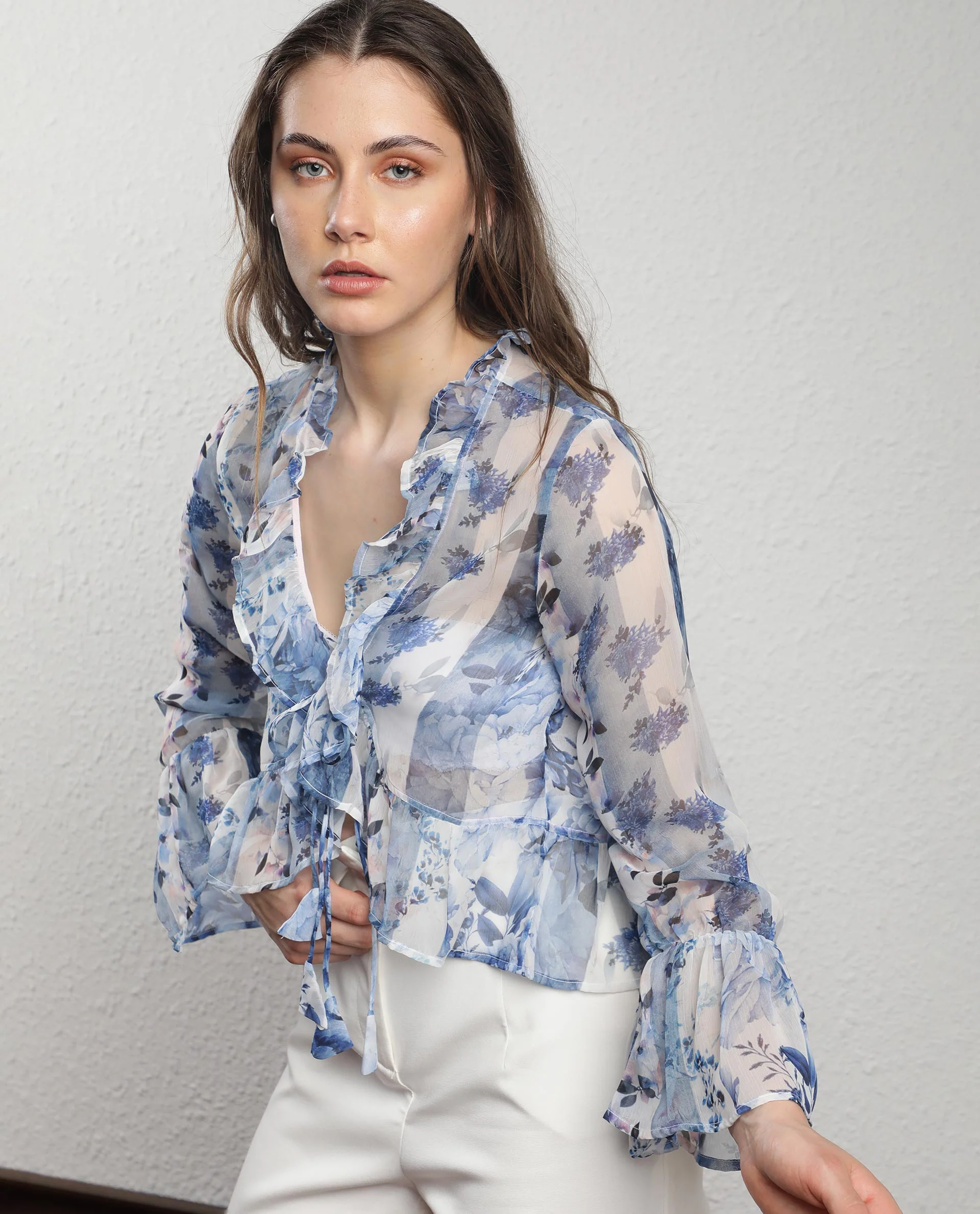 Rareism Women's Julieta Blue Polyester V-Neck Floral Print Bell Sleeve Regular Fit Shrug - Image 9