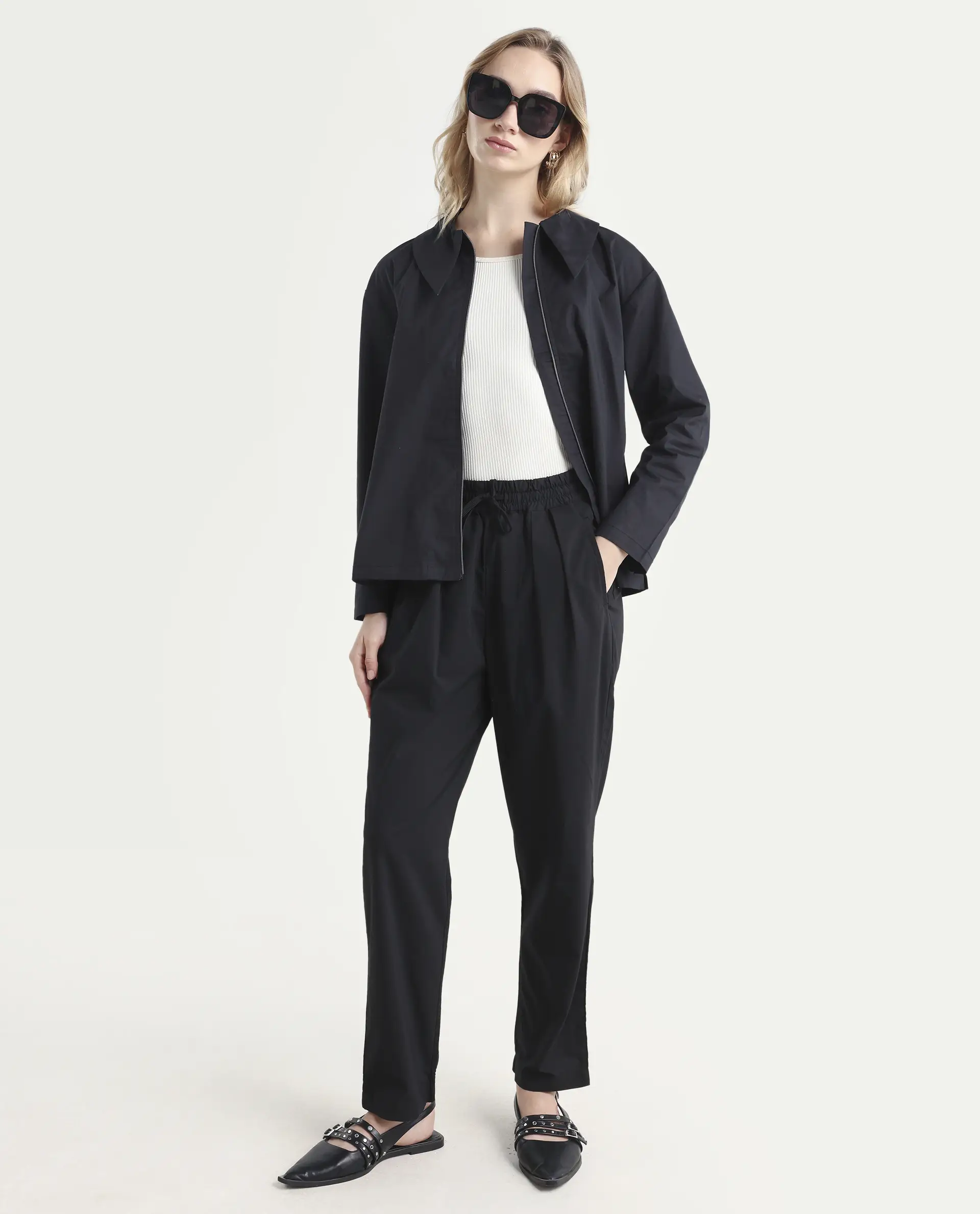 Rareism Women's Juven Black Polyester Blend Plain Ankle Length Tapered Trouser - Image 2