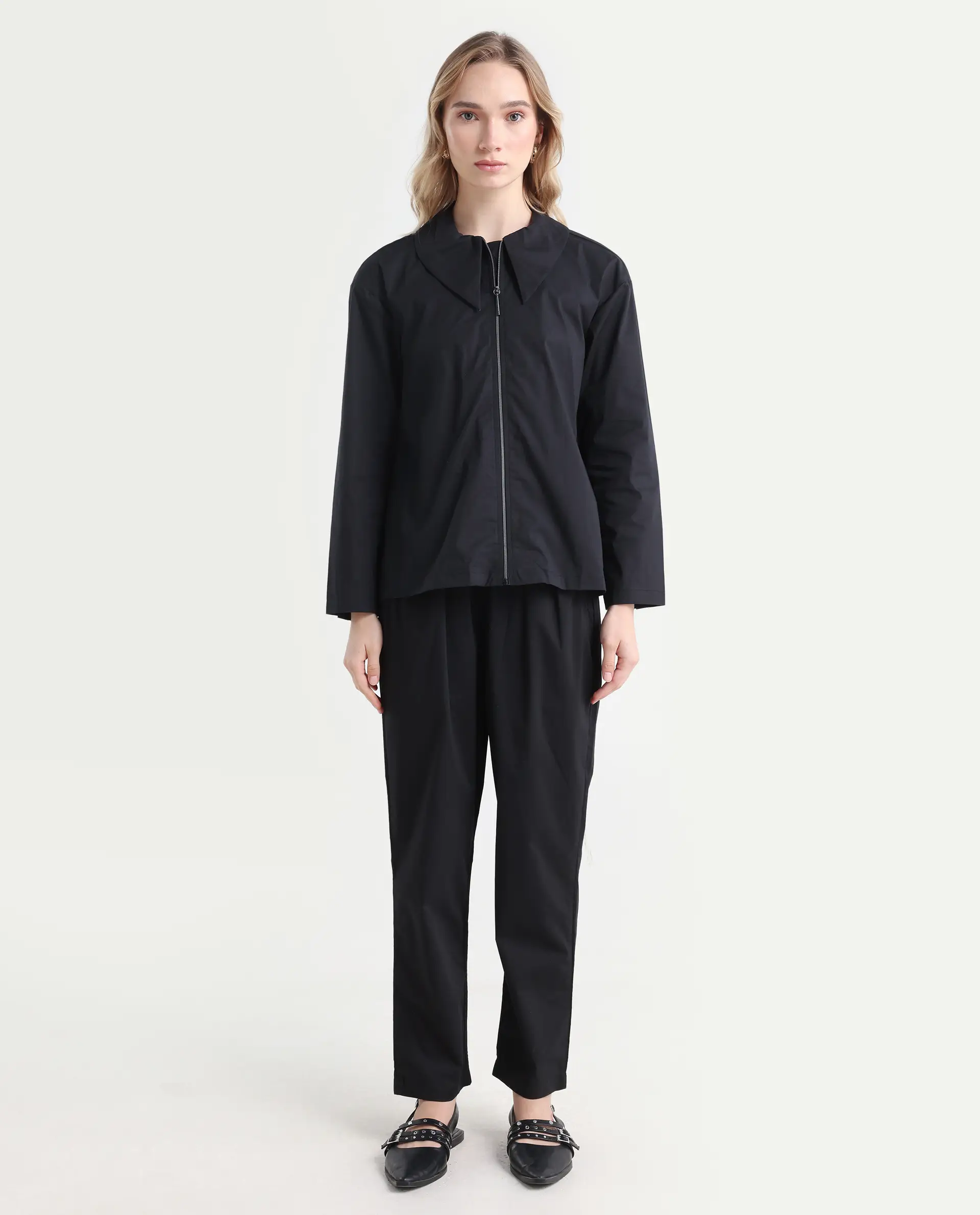 Rareism Women's Juven Black Polyester Blend Plain Ankle Length Tapered Trouser - Image 3
