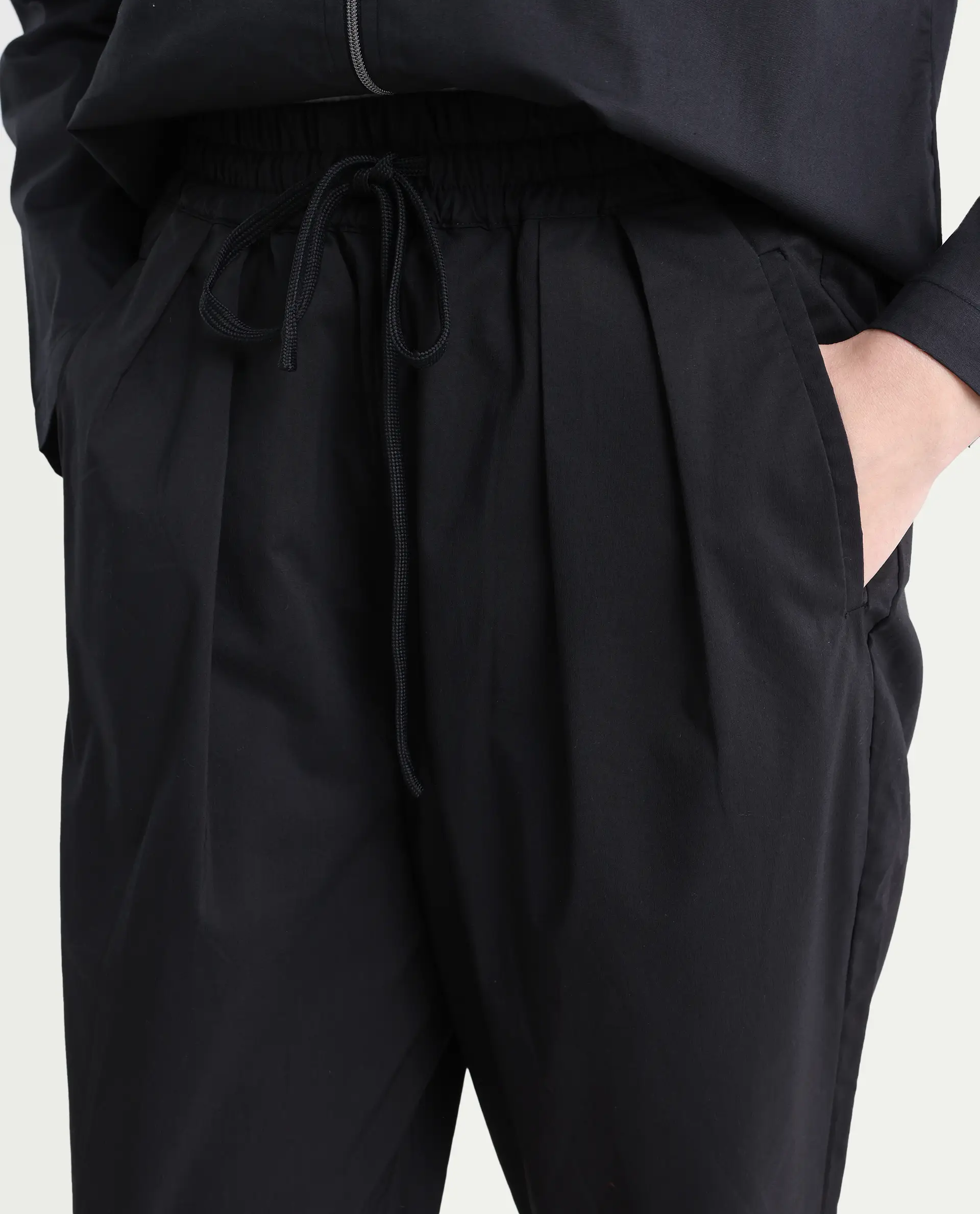 Rareism Women's Juven Black Polyester Blend Plain Ankle Length Tapered Trouser - Image 4