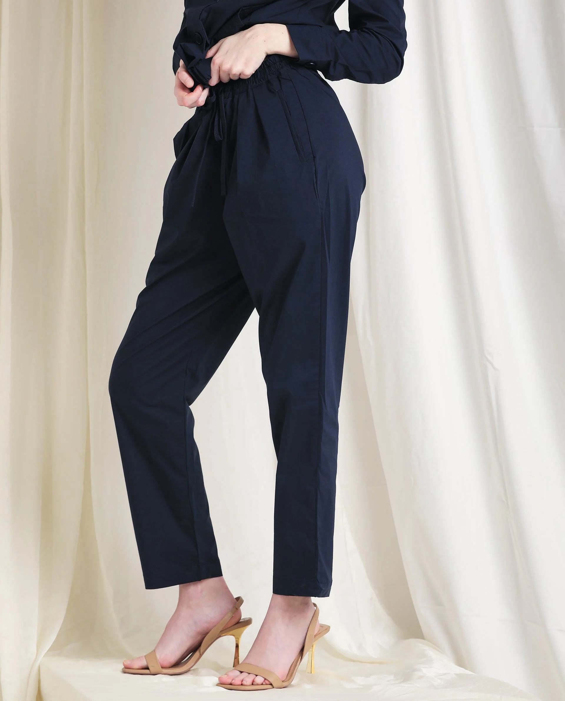 Rareism Women's Juven Navy Polyester Blend Plain Ankle Length Tapered Trouser - Image 5