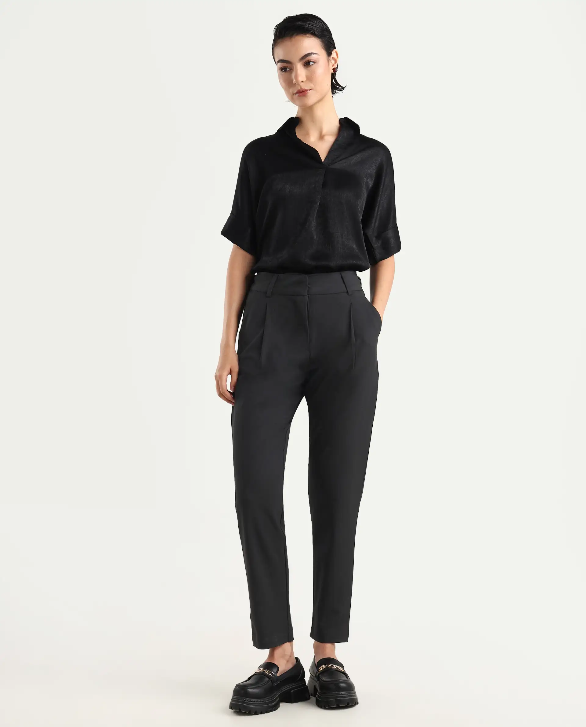 Rareism Women's Kaish Black Polyester Blend Plain Ankle Length Tapered Trouser - Image 3