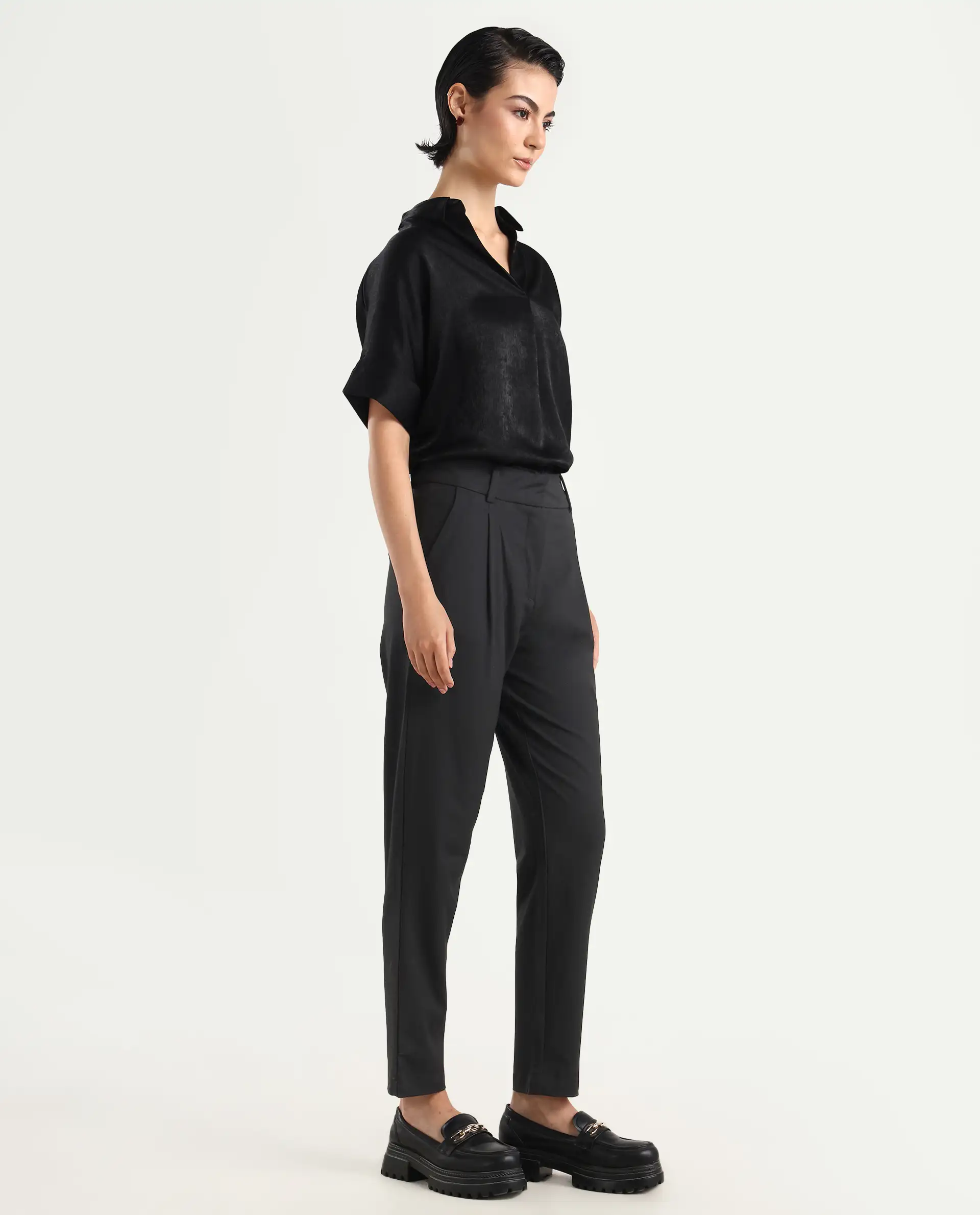 Rareism Women's Kaish Black Polyester Blend Plain Ankle Length Tapered Trouser - Image 4