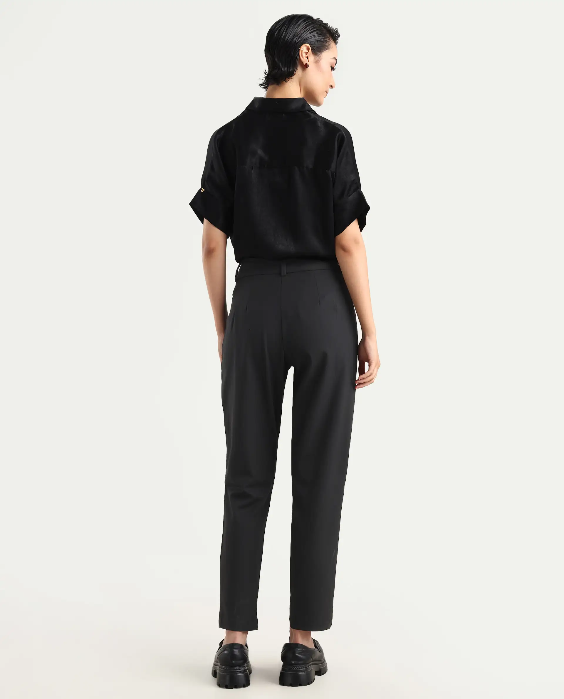 Rareism Women's Kaish Black Polyester Blend Plain Ankle Length Tapered Trouser - Image 6