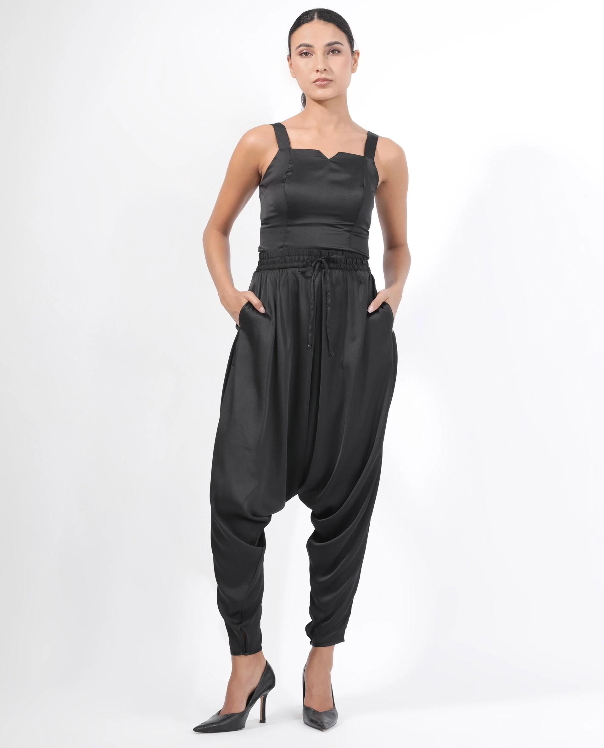 Rareism Women's Kamel Black Polyester Plain Ankle Length Relaxed Fit Trouser - Image 3