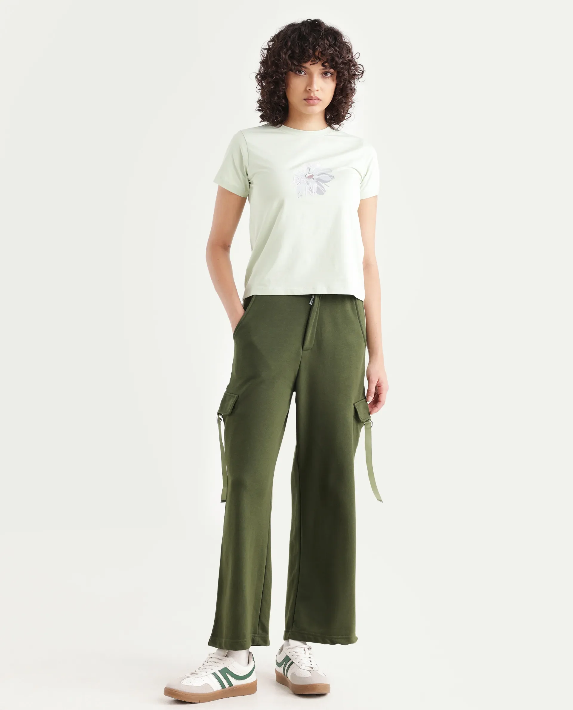Rareism Women's Kar Olive Cotton Blend Plain Ankle Length Wide Track Pant - Image 2
